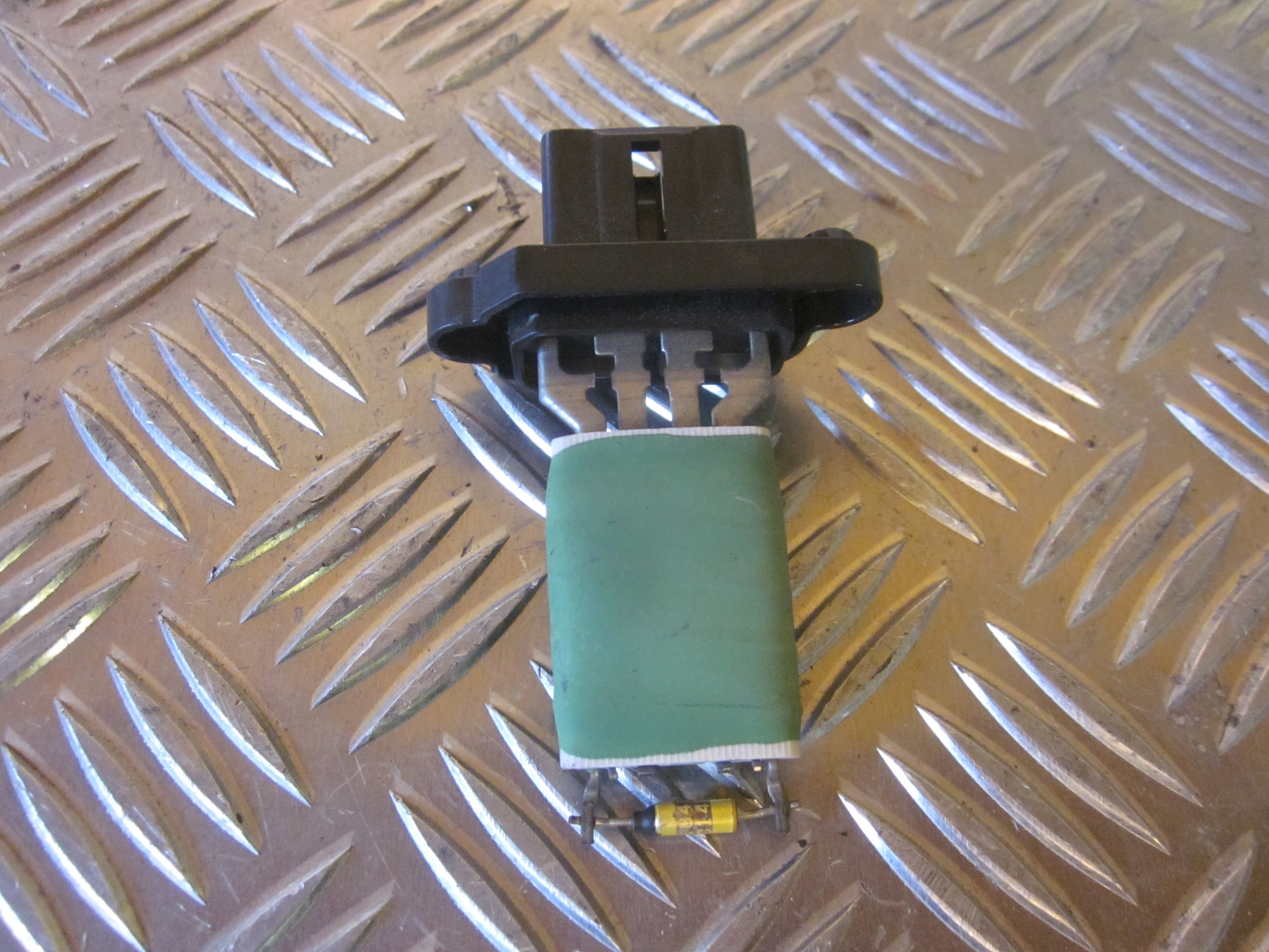 VW Up Varmemodstand Med OEM Nr. 1S0959263A Fra VW Ophugger