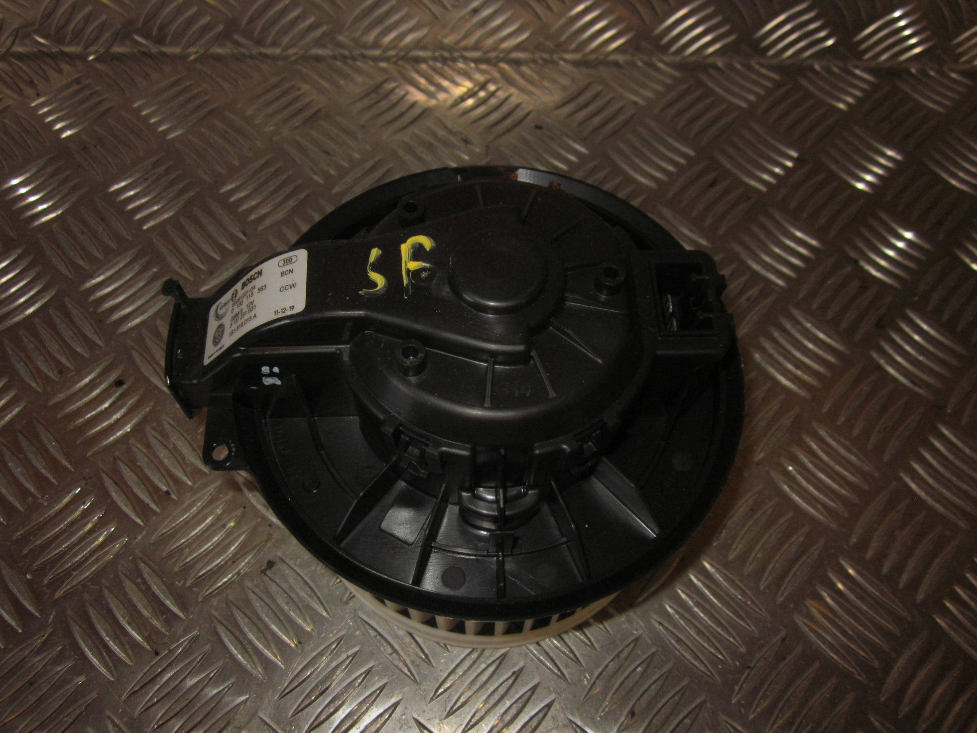 VW UP Varmeblæser Med OEM Nr. 1S1819015A Fra VW Ophugger