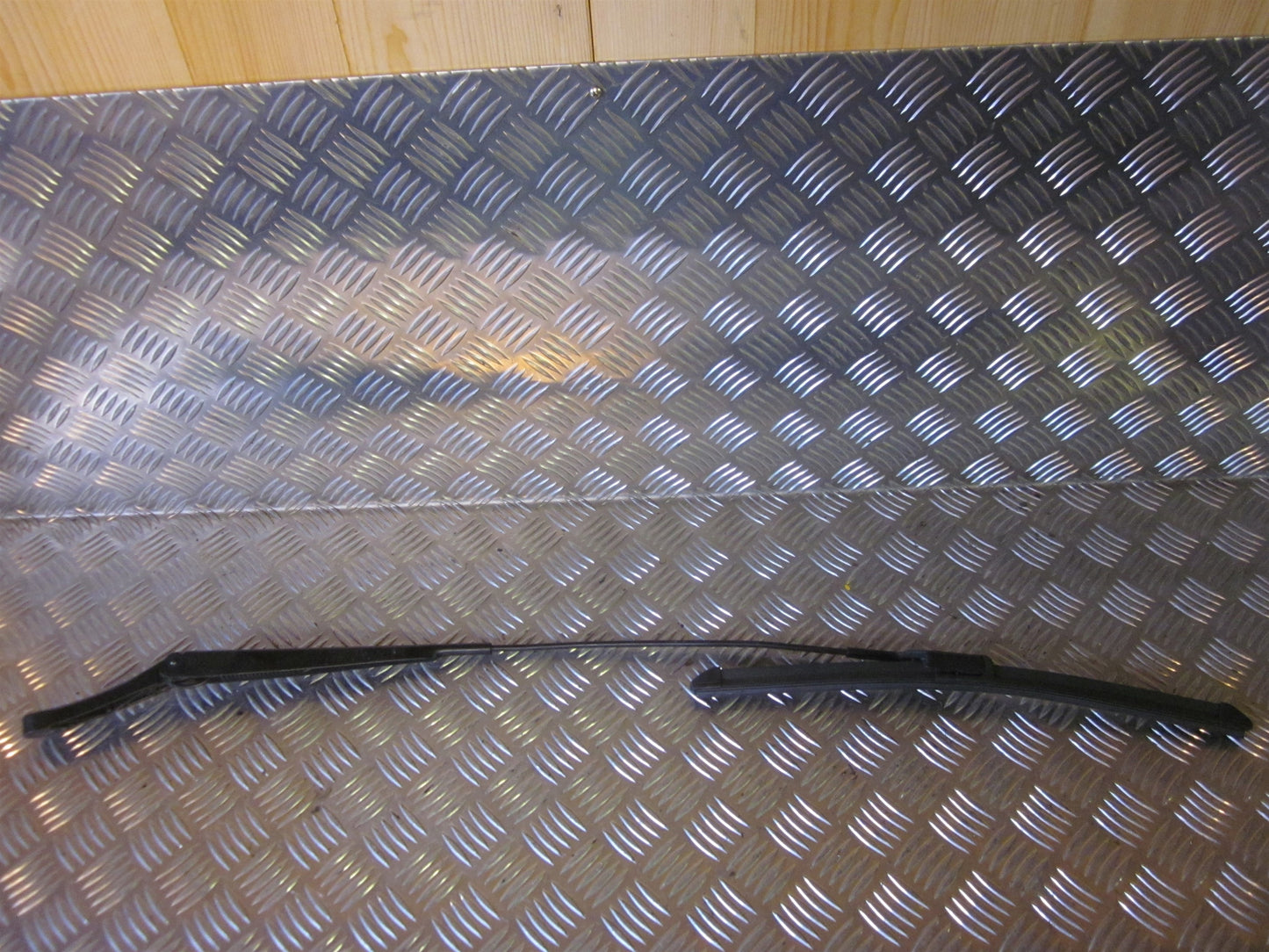 VW UP Viskerarm Med OEM Nr. 1S1955409B03C Fra VW Ophugger