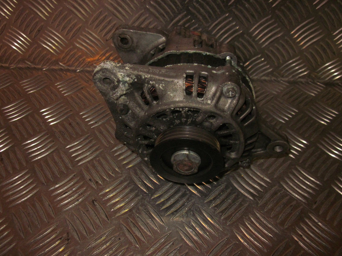 Hyundai Accent Generator Med OEM Nr. 3730022020 Fra Hyundai Ophugger
