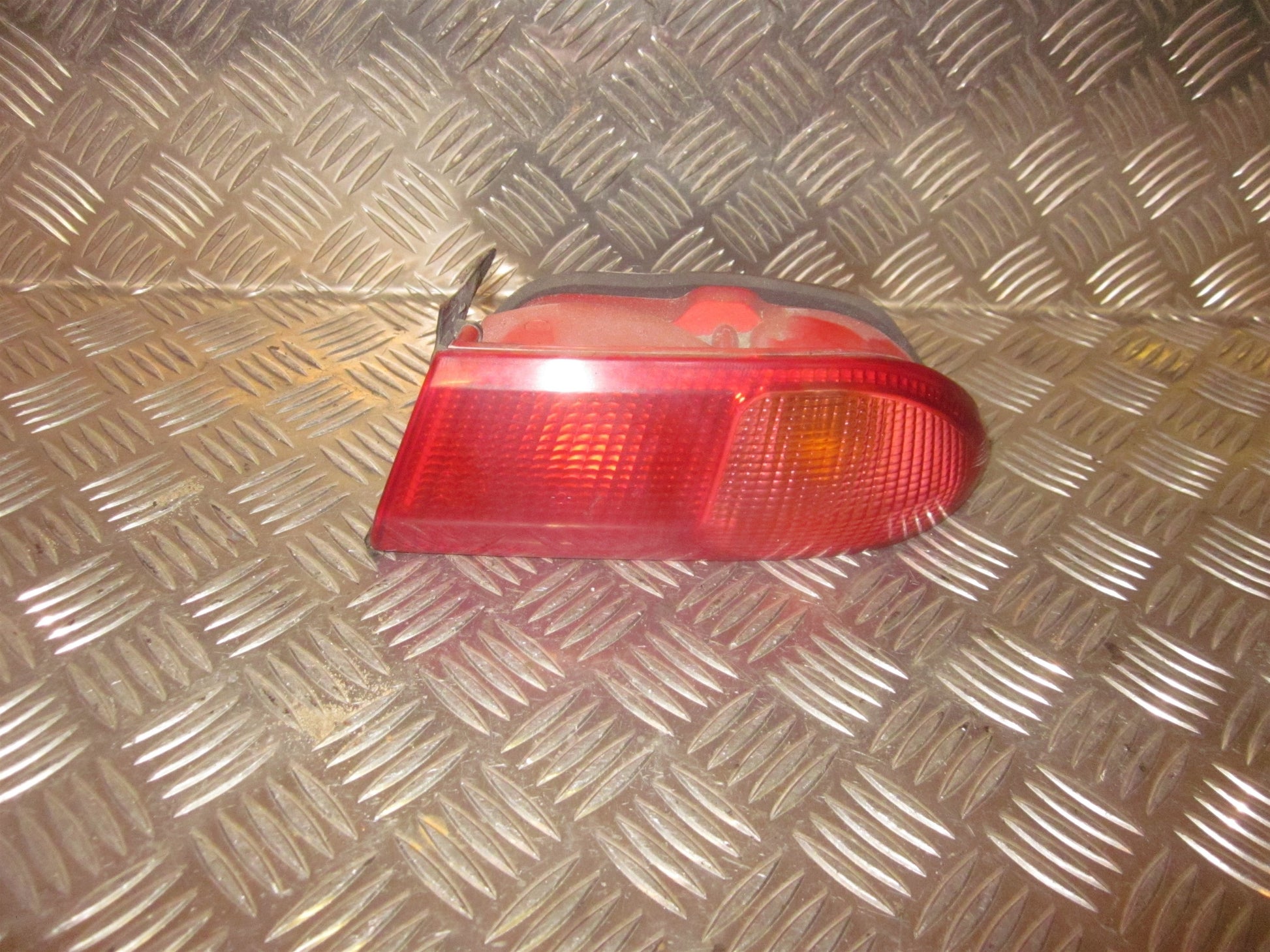 Alfa Romeo 156 Baglygte Med OEM Nr. Ophugger Fra Alfa Romeo Ophugger