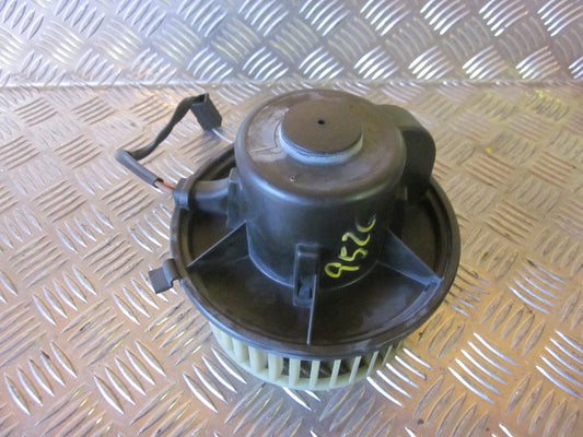 Audi 80/CAB Varmeblæser Med OEM Nr. Ophugger Fra Audi Ophugger