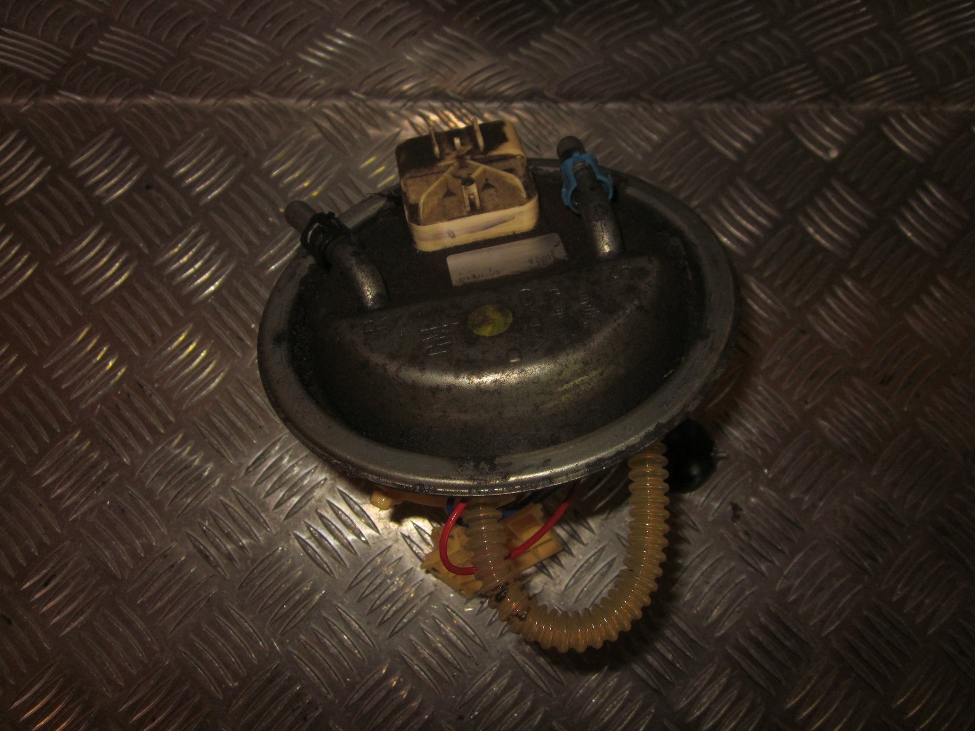 Opel Corsa C Benz/Brændstofpumpe El Med OEM Nr. Ophugger Fra Opel Ophugger