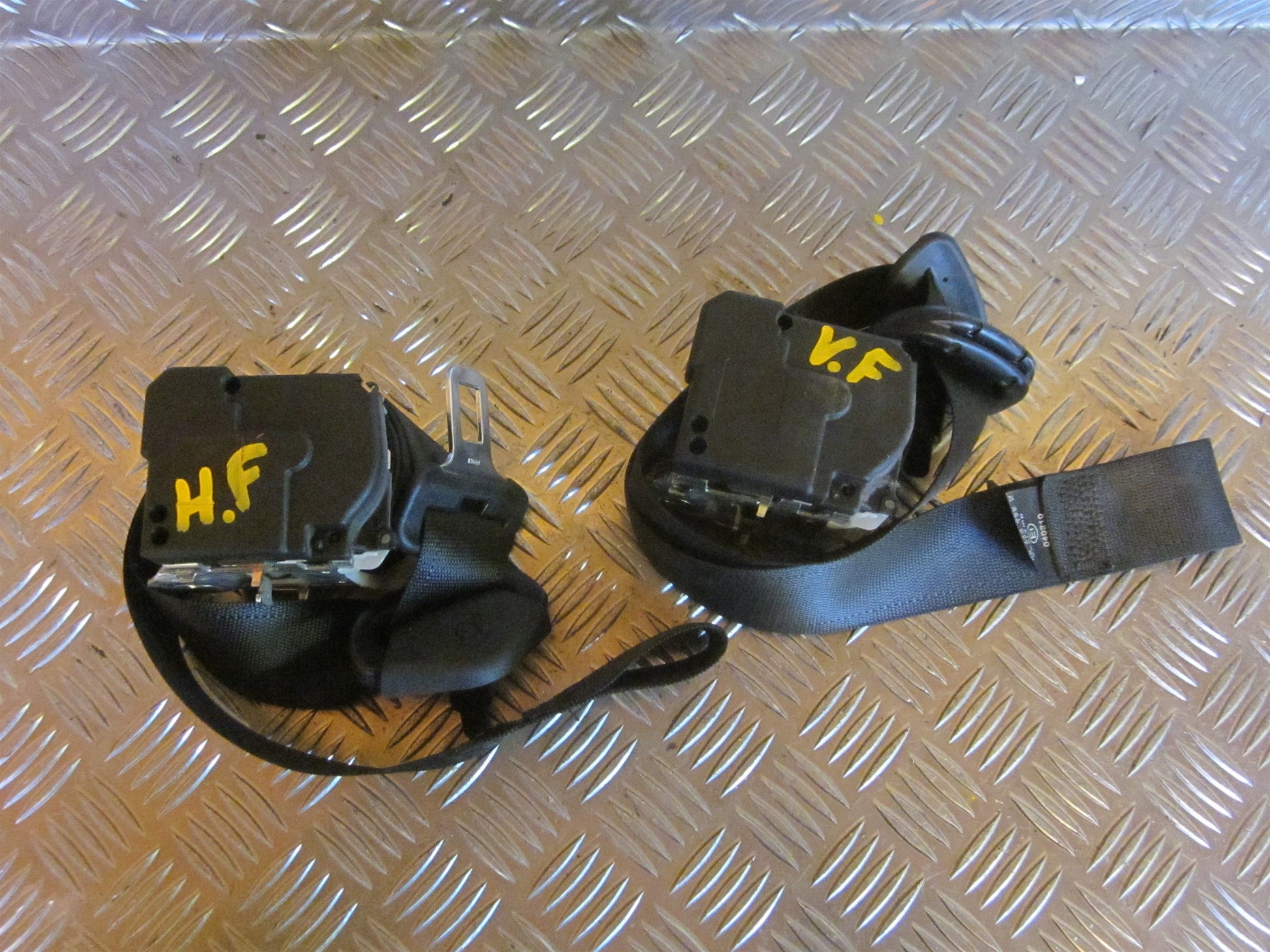 Opel Corsa C Sikkerhedsseler For Med OEM Nr. 09114855N Fra Opel Ophugger