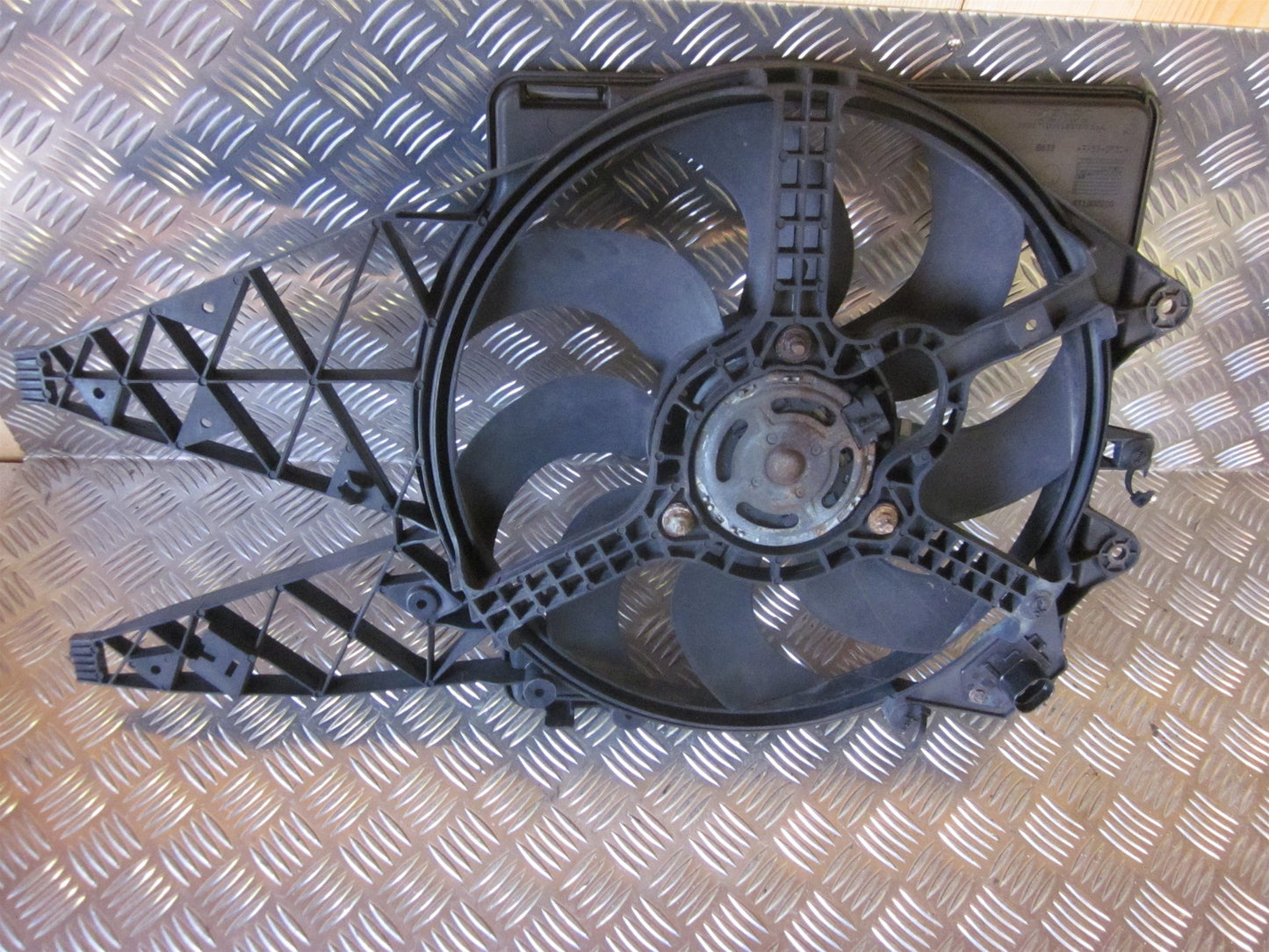 Fiat Grande Punto Kølerblæser El Med OEM Nr. Ophugger Fra Fiat Ophugger