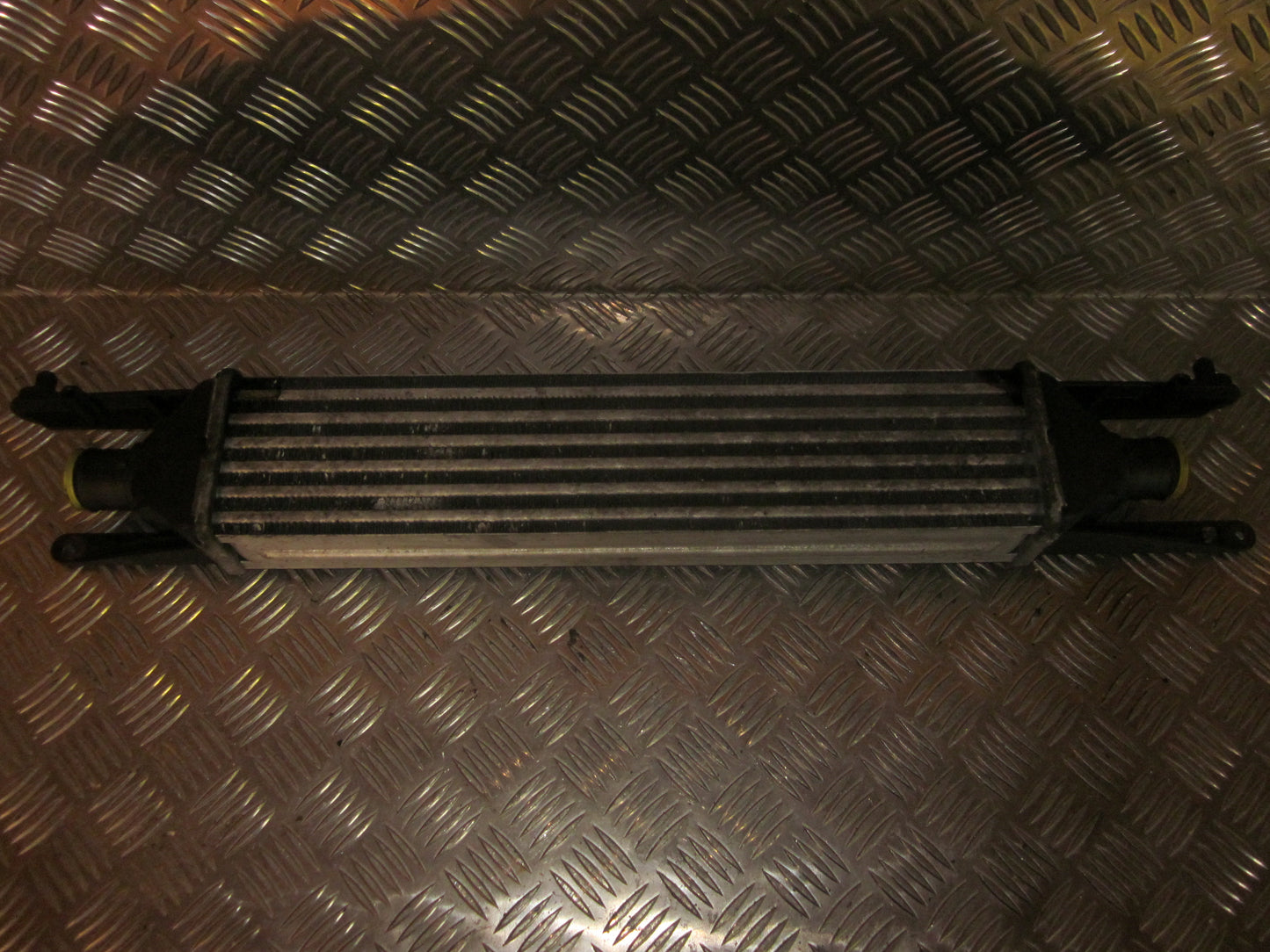 Fiat Grande Punto Køler Intercooler Med OEM Nr. Ophugger Fra Fiat Ophugger