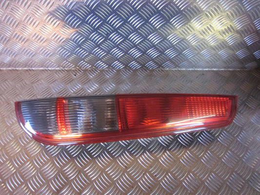 Ford Focus Baglygte Med OEM Nr. Ophugger Fra Ford Ophugger