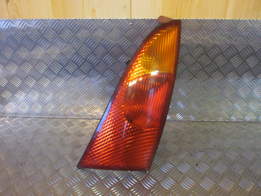 Ford Focus Baglygte Med OEM Nr. Ophugger Fra Ford Ophugger