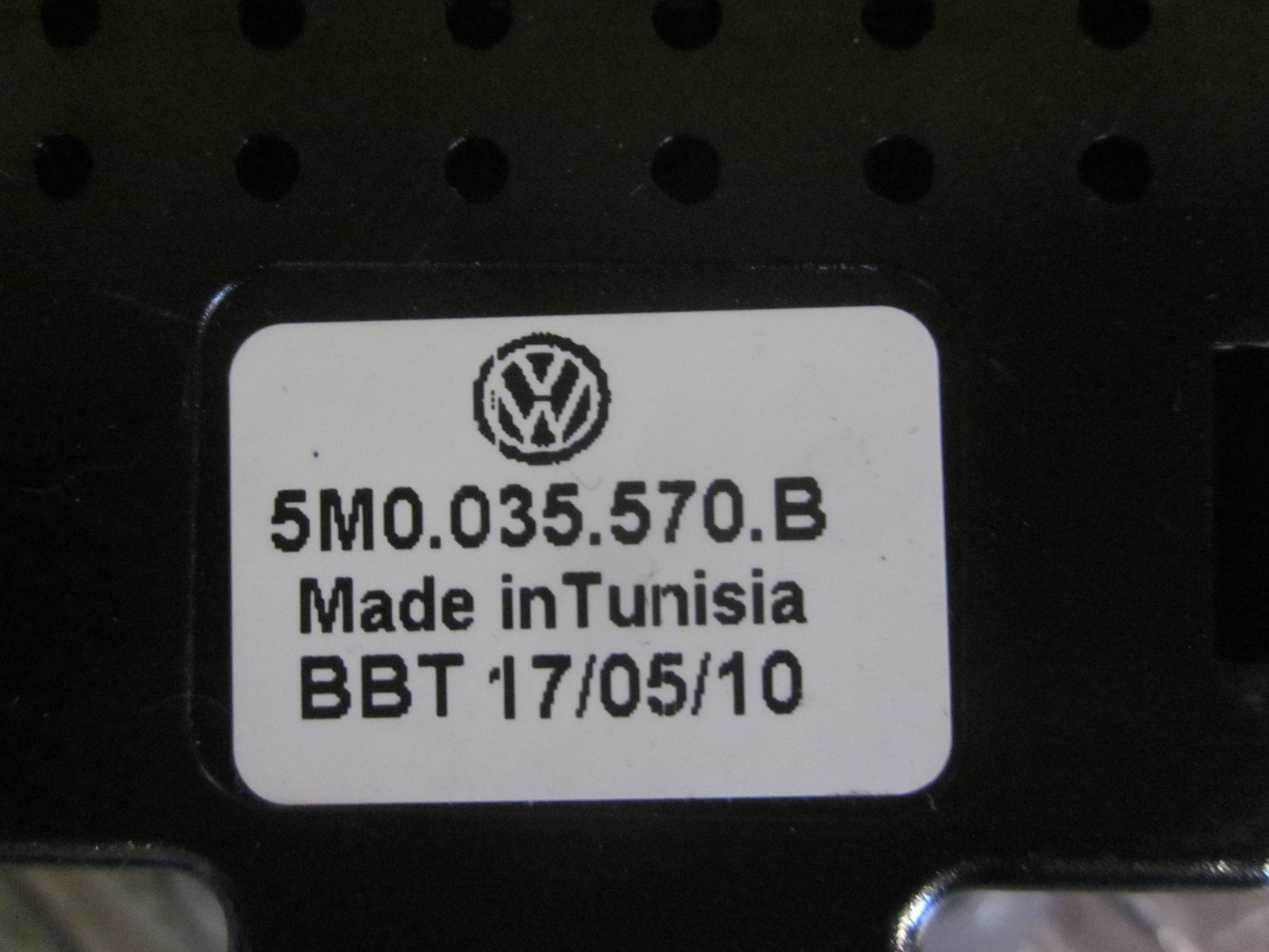 VW Golf 6 1K Antenneforstærker Med OEM Nr. 5M0035570B Fra VW Ophugger