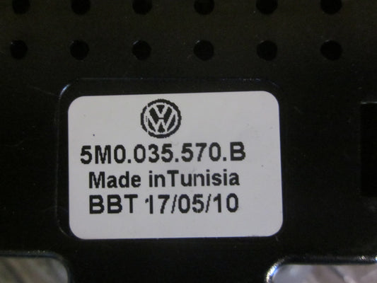 VW Golf 6 1K Antenneforstærker Med OEM Nr. 5M0035570B Fra VW Ophugger