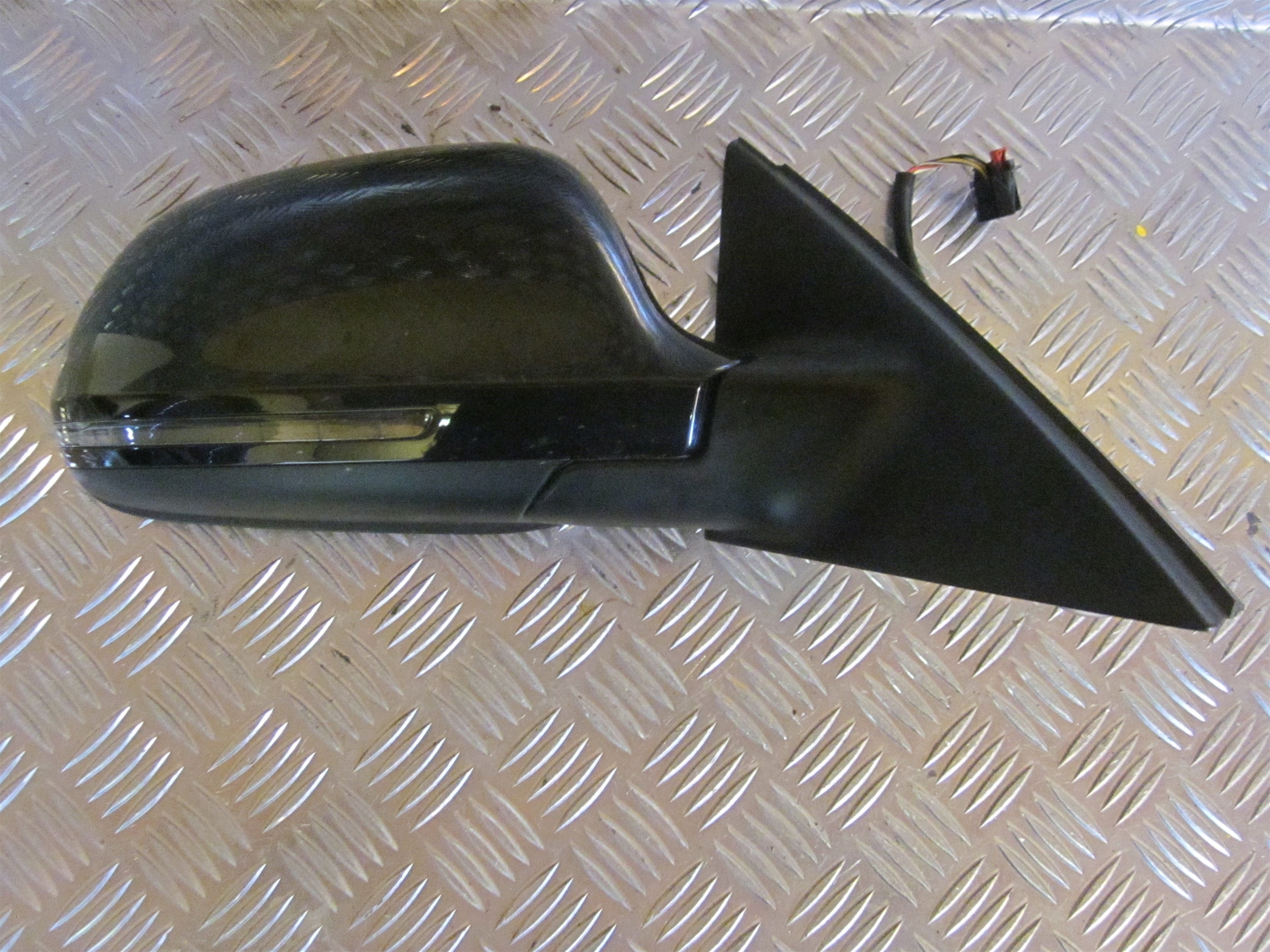 Audi A4 Sidespejl Med OEM Nr. Ophugger Fra Audi Ophugger