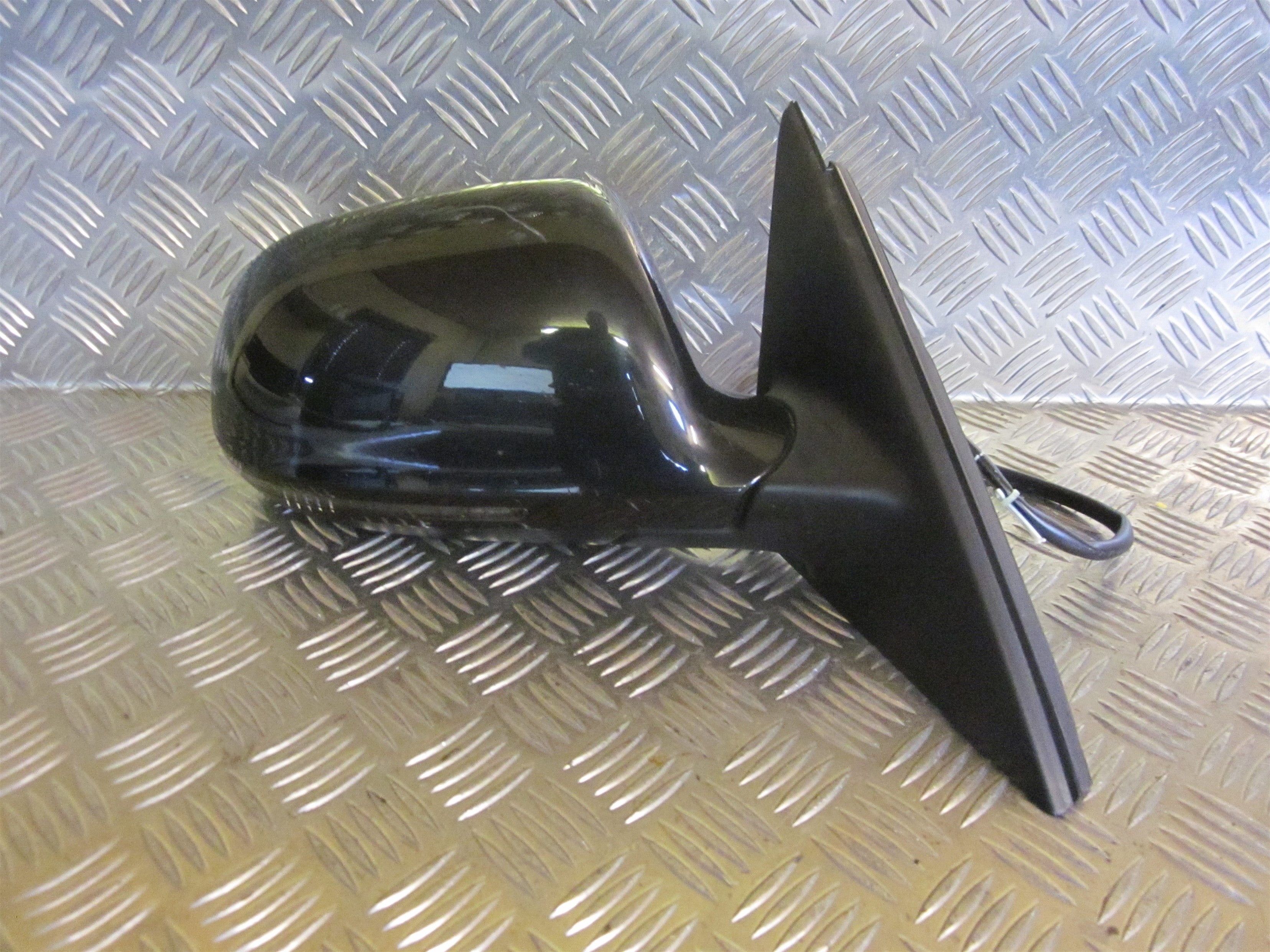 Audi A4 Sidespejl Med OEM Nr. Ophugger Fra Audi Ophugger