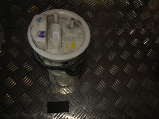 VW Polo 9N Benz/Brændstofpumpe El Med OEM Nr. Ophugger Fra VW Ophugger