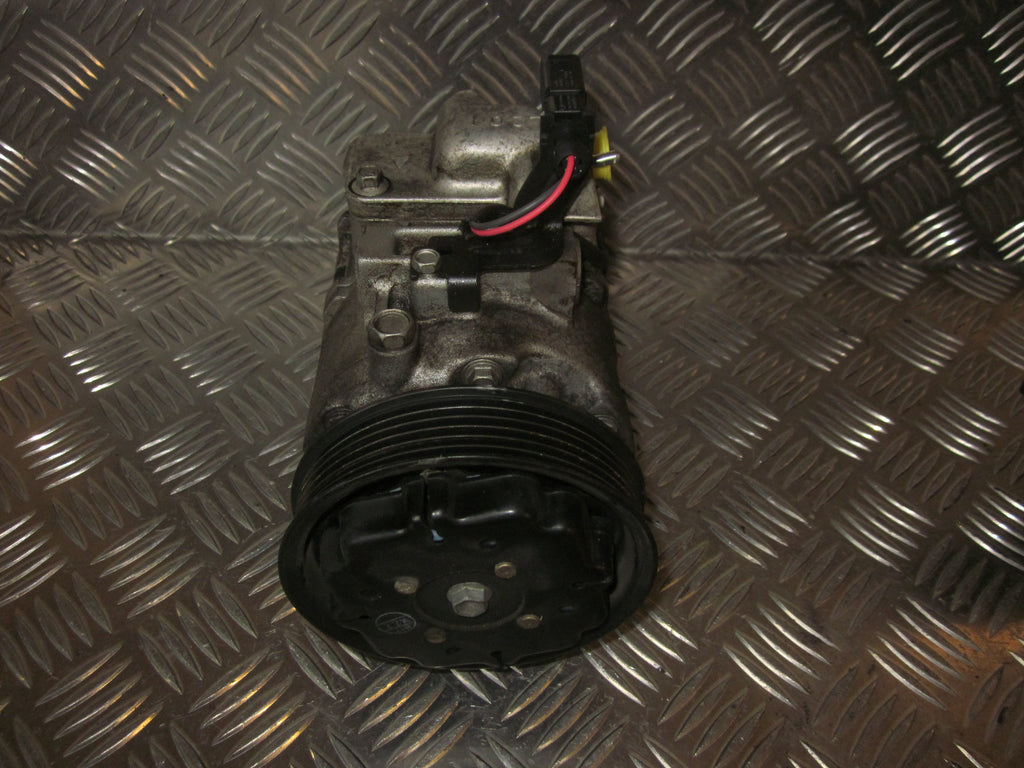 VW Polo 9N Aircondition Pumpe Med OEM Nr. 6Q0820803G Fra VW Ophugger