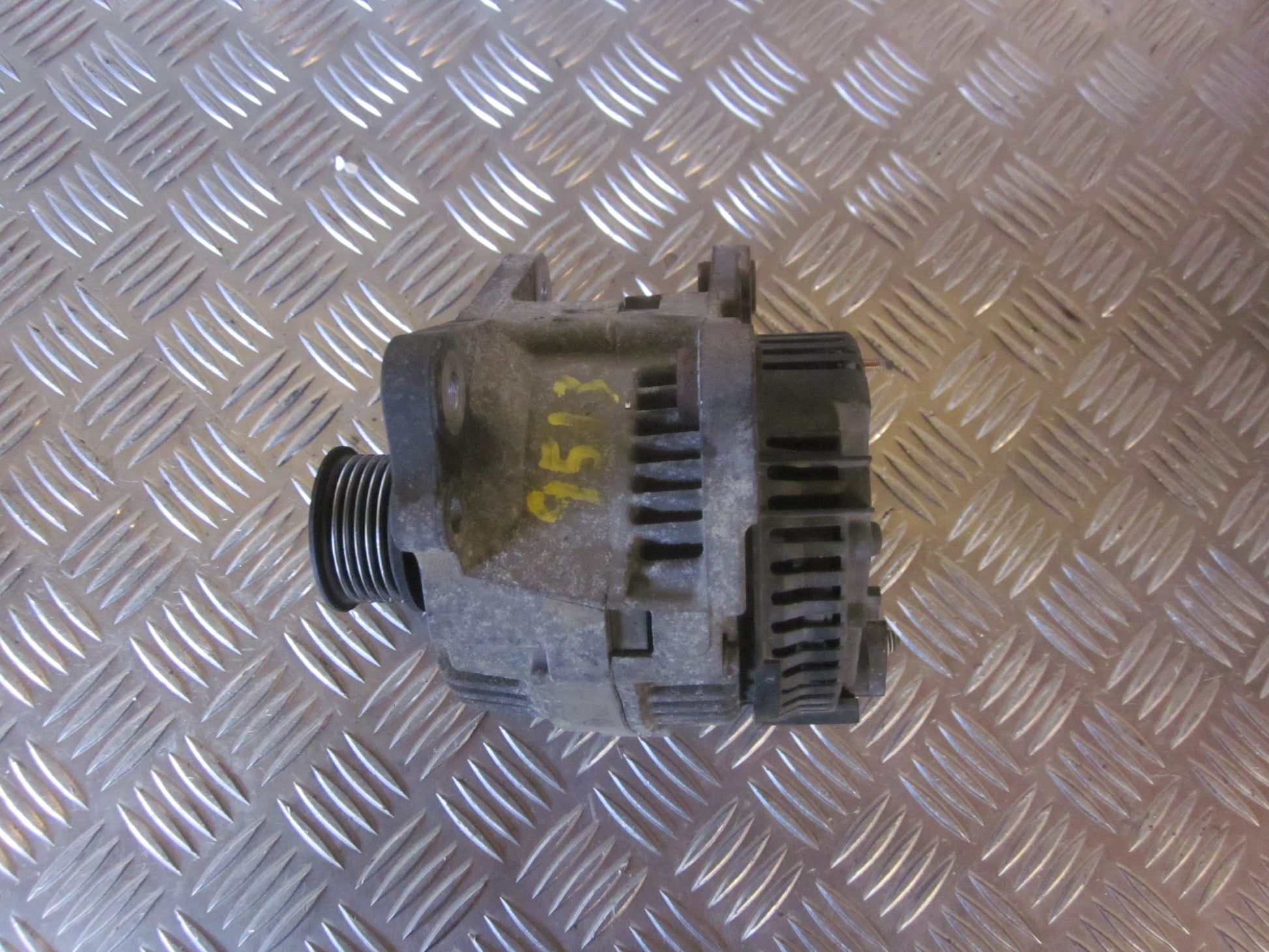 VW Polo 3 5D 6N Generator Med OEM Nr. 037903023Q Fra VW Ophugger