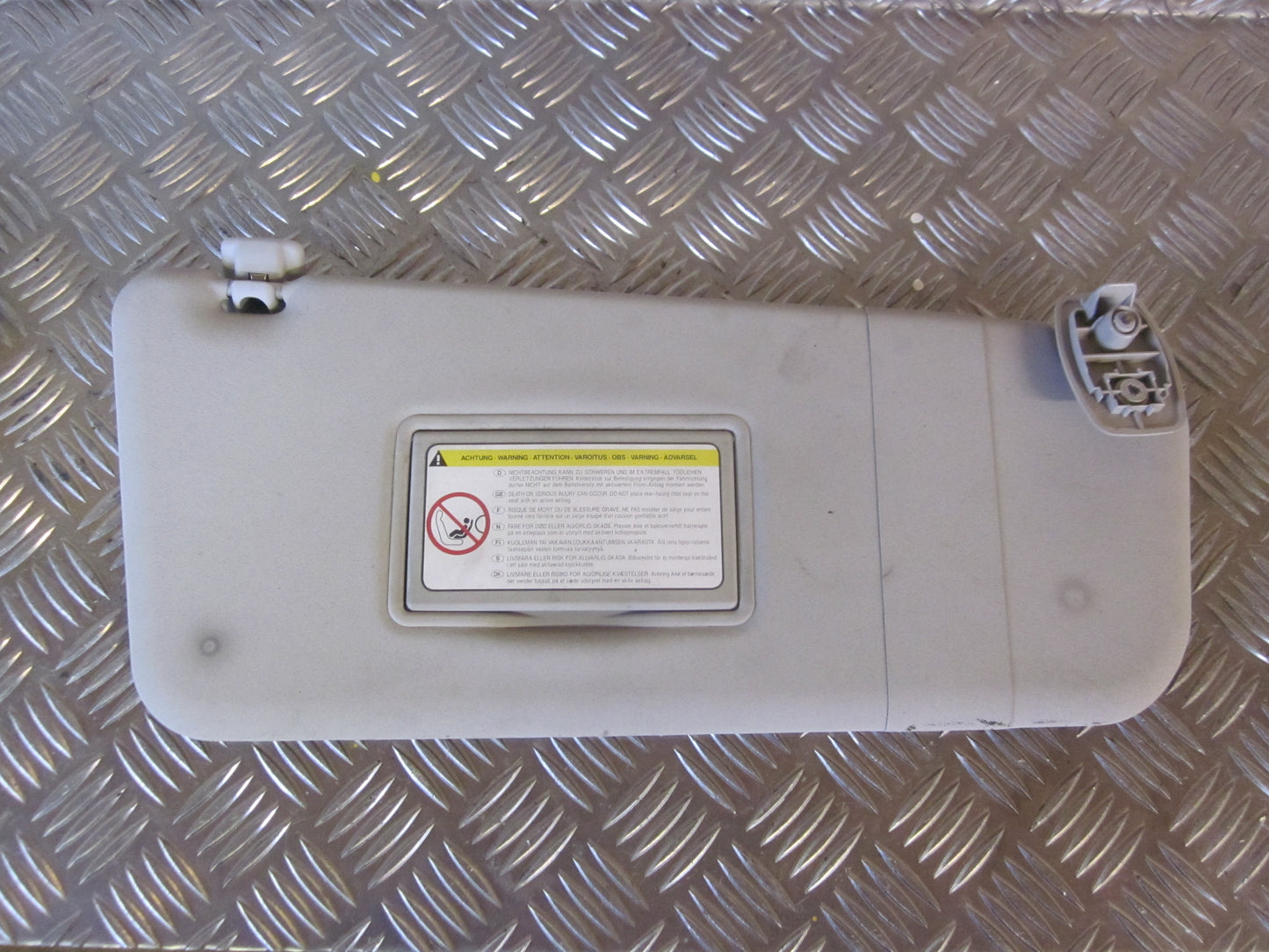 Peugeot Partner Solskærm Med OEM Nr. Ophugger Fra Peugeot Ophugger