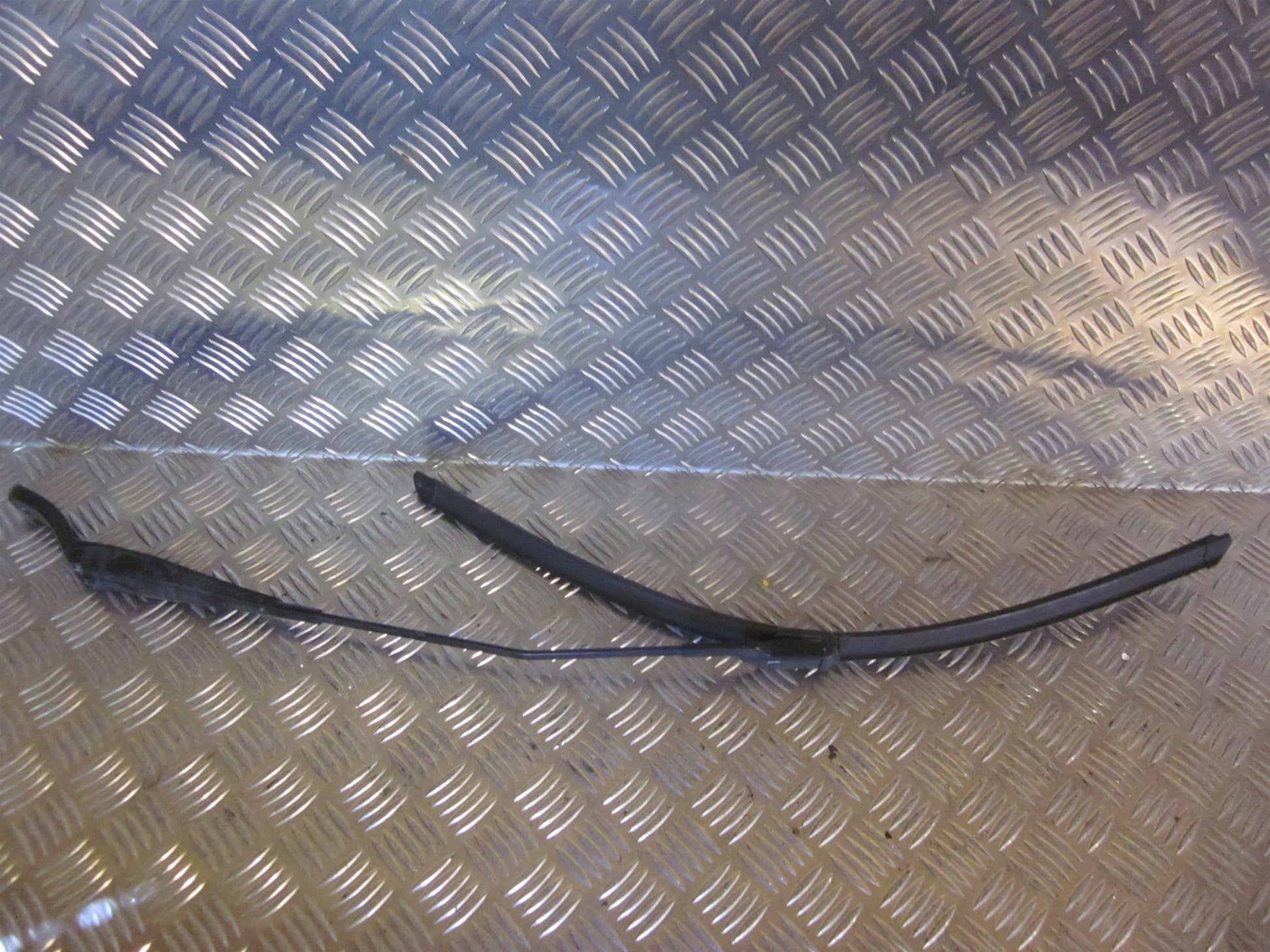 Peugeot Partner Viskerarm Med OEM Nr. Ophugger Fra Peugeot Ophugger