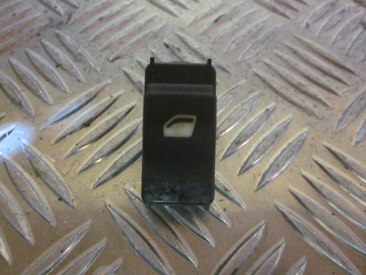 Peugeot Partner Kontakt Rudehejs Med OEM Nr. Ophugger Fra Peugeot Ophugger