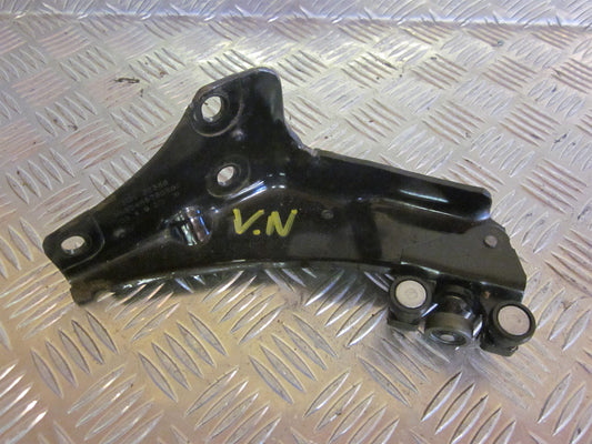 Peugeot Partner Dørhængsel Nederste Med OEM Nr. Ophugger Fra Peugeot Ophugger