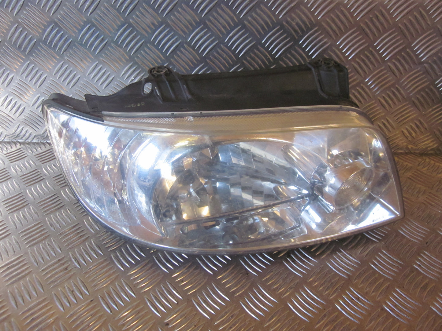 Hyundai Matrix Forlygte Med OEM Nr. 9210417030 Fra Hyundai Ophugger