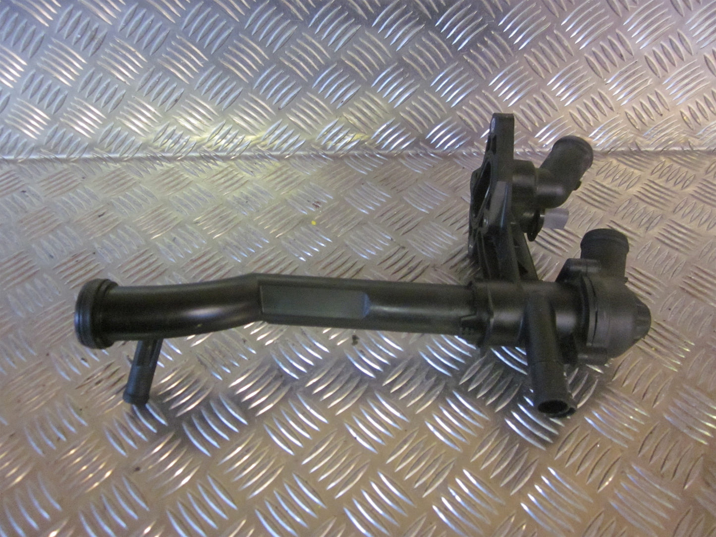 VW Fox 5Z Termostathus Med OEM Nr. 03D121111B Fra VW Ophugger