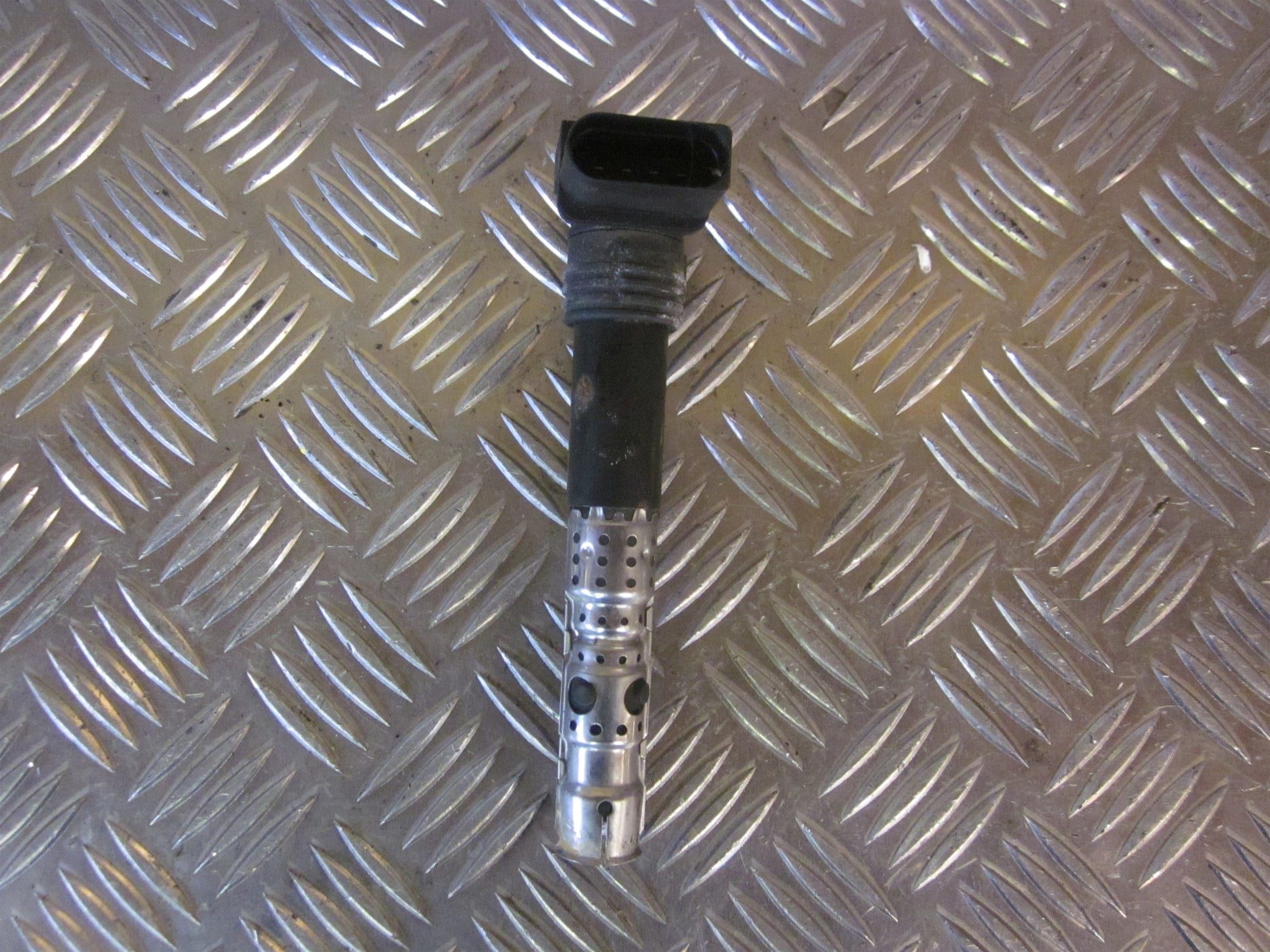 VW Fox 5Z Tændspole El Med OEM Nr. 03D905115E Fra VW Ophugger