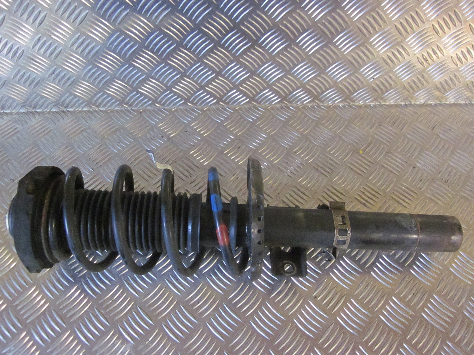 VW Fox 5Z Fjederben For Ens Med OEM Nr. 5Z0413031C Fra VW Ophugger