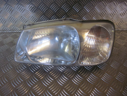 Hyundai Accent Forlygte Med OEM Nr. 9210125020 Fra Hyundai Ophugger