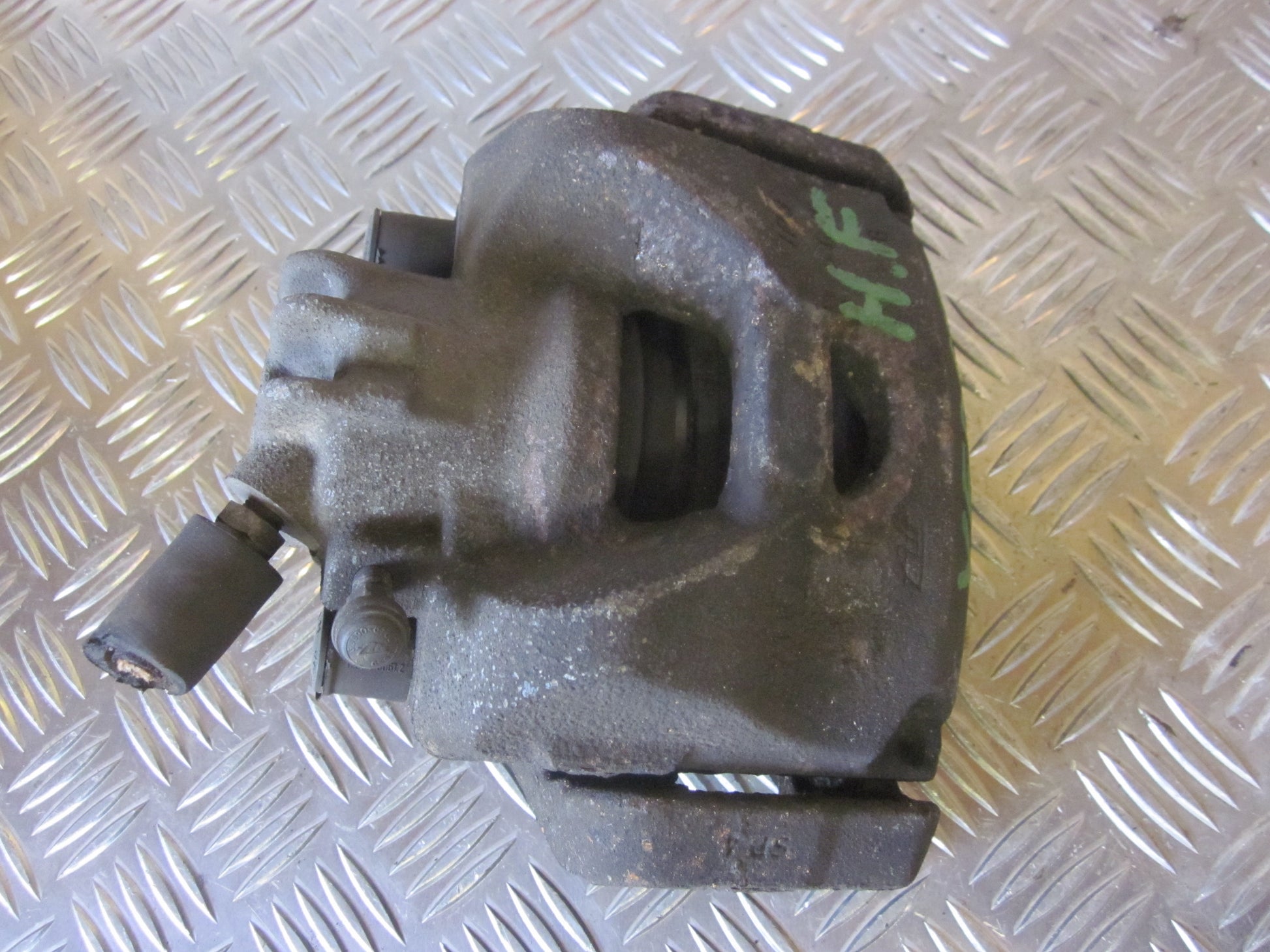 Peugeot Partner Bremsekaliber HF Med OEM Nr. 4400V8 Fra Peugeot Ophugger