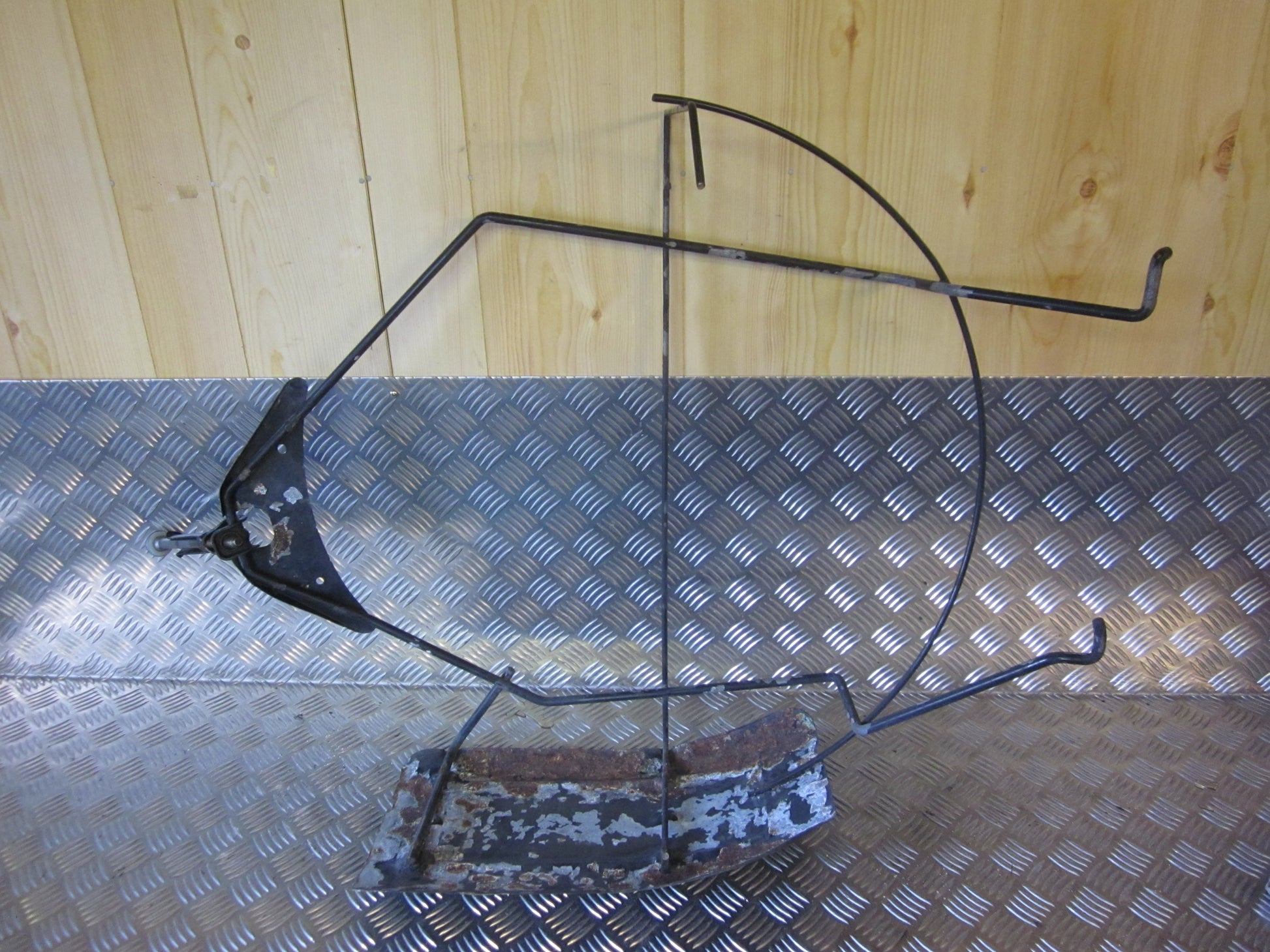 Peugeot Partner Reservehjulsophæng Med OEM Nr. Ophugger Fra Peugeot Ophugger