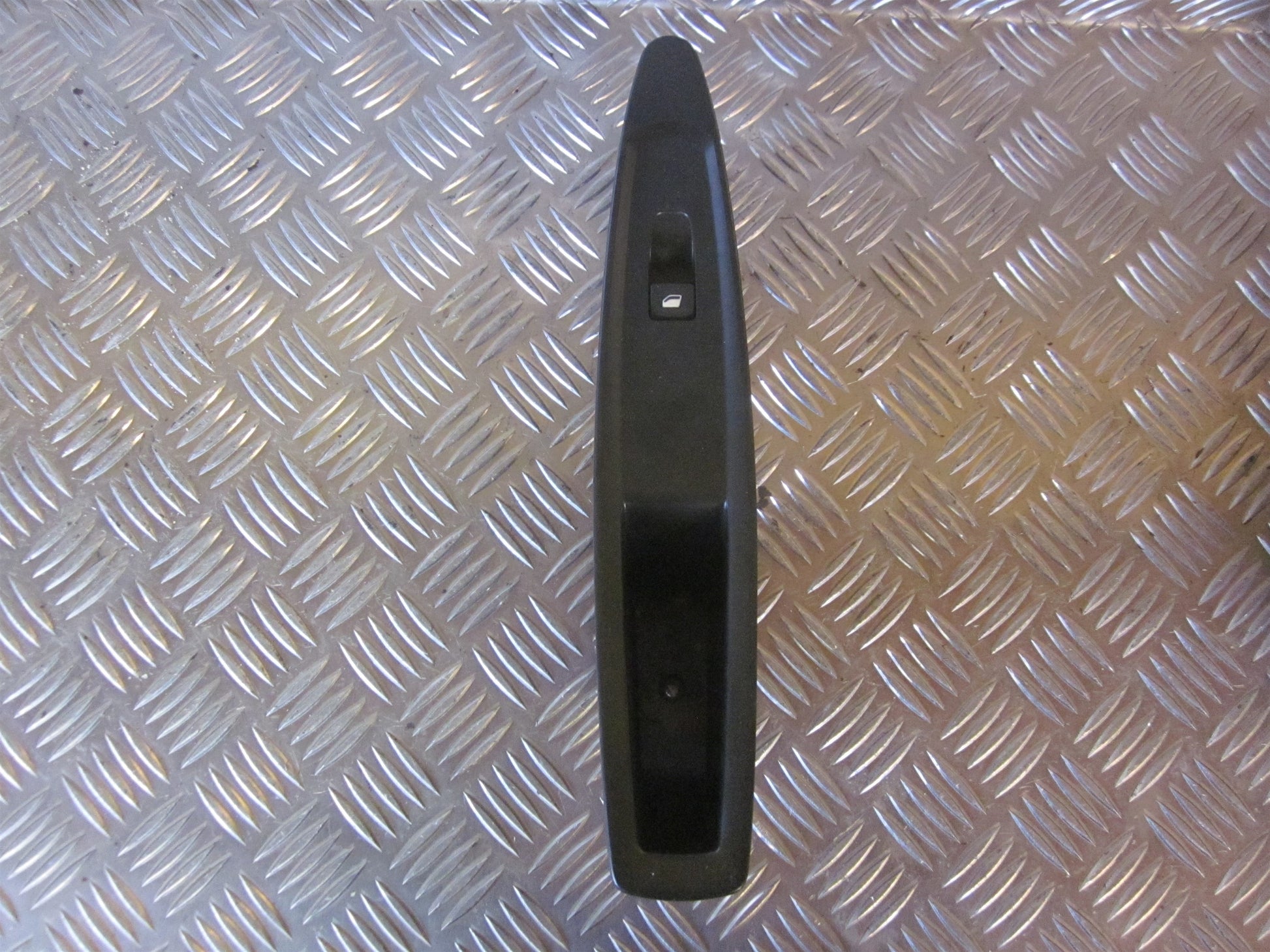 Citroen C4 Kontakt Rudehejs Med OEM Nr. Ophugger Fra Citroen Ophugger