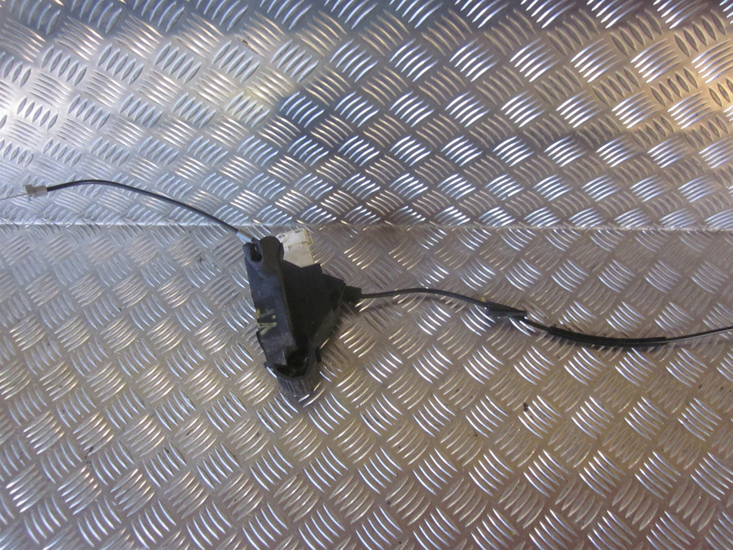 Citroen C4 Dørlås Med OEM Nr. Ophugger Fra Citroen Ophugger