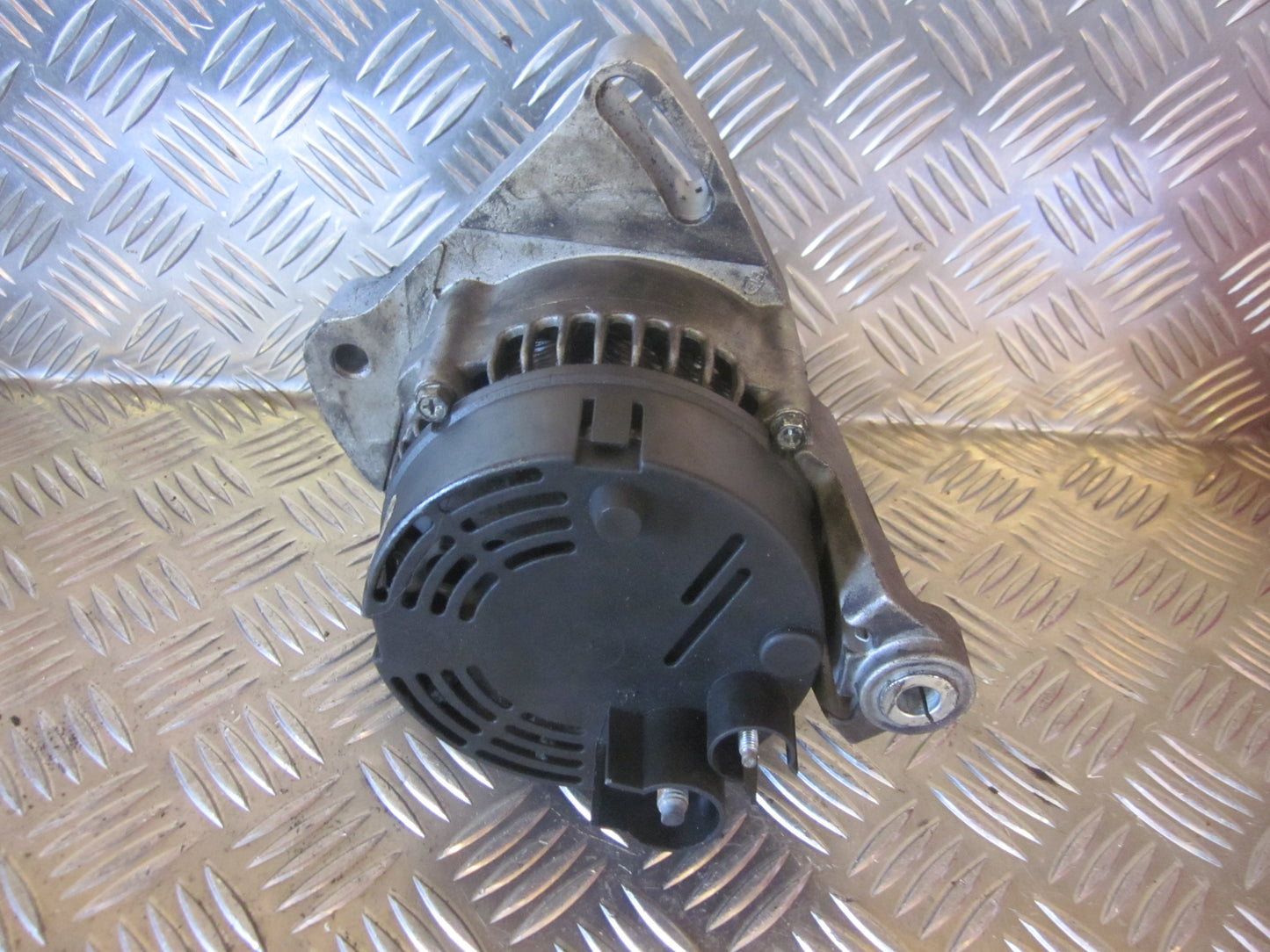 Fiat Punto Generator Med OEM Nr. 46420961 Fra Fiat Ophugger