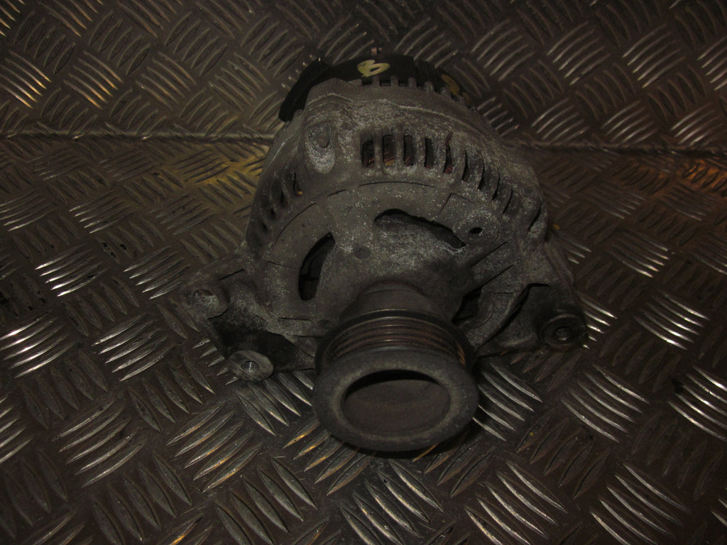 Audi 80/Cab Generator Med OEM Nr. 0120485047 Fra Audi Ophugger