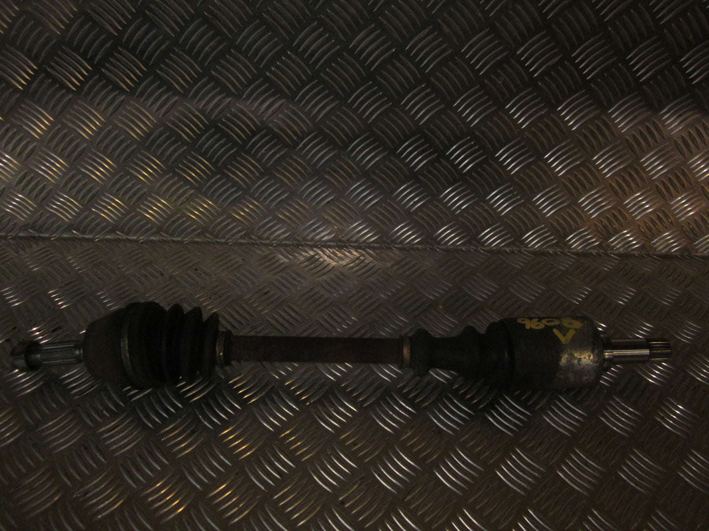 Peugeot 106 Trækaksel For V Med OEM Nr. Ophugger Fra Peugeot Ophugger