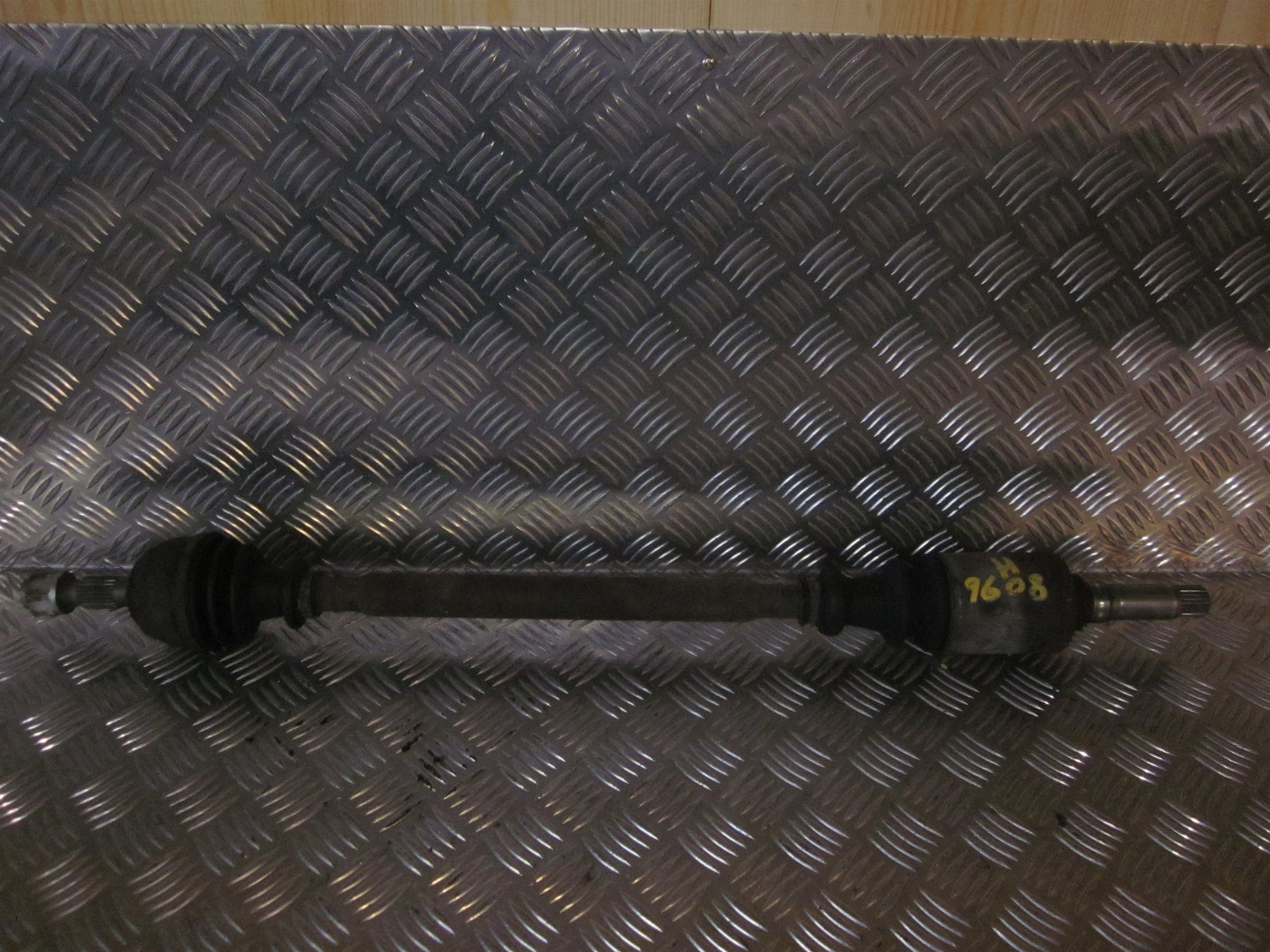 Peugeot 106 Trækaksel For H Med OEM Nr. Ophugger Fra Peugeot Ophugger