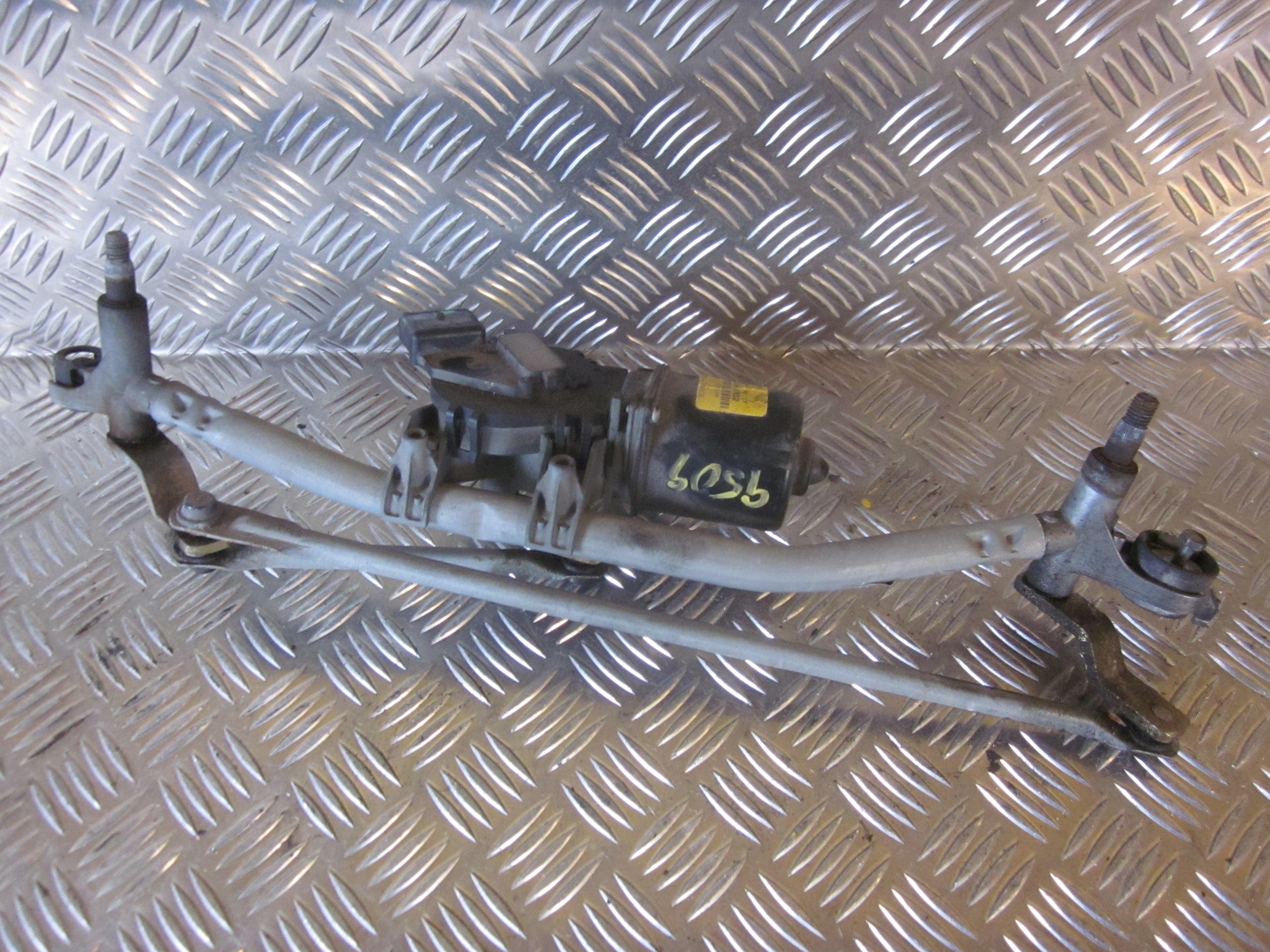 Citroen C3 Viskermotor Med OEM Nr. Ophugger Fra Citroen Ophugger