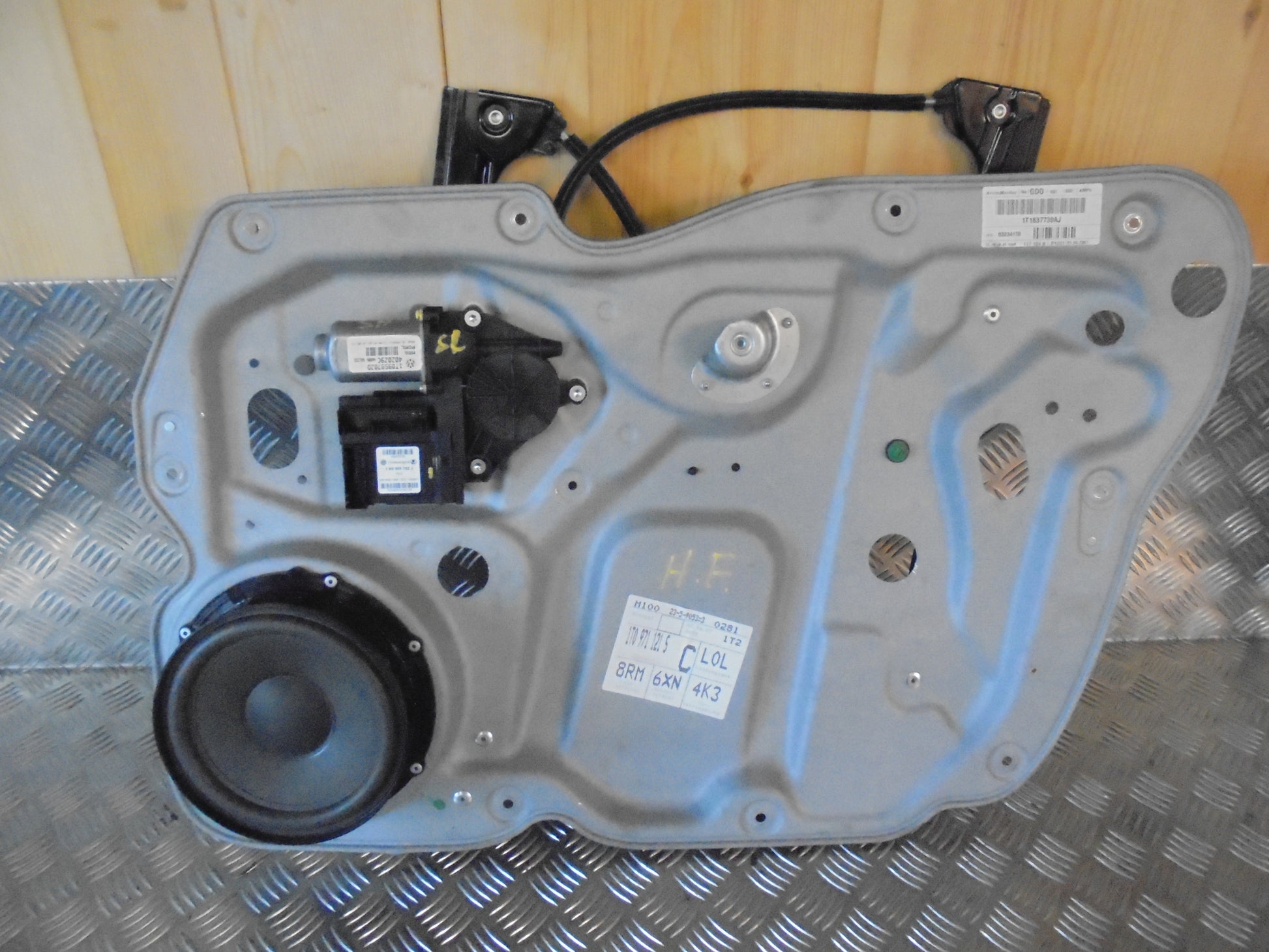 VW Touran 1T GP Rudemotor - Rudehejs Med OEM Nr. 1T0959702D Fra VW Ophugger