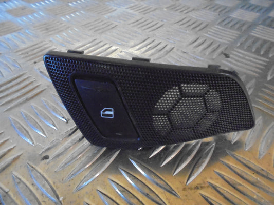 Skoda Octavia Kontakt Rudehejs Med OEM Nr. Ophugger Fra Skoda Ophugger