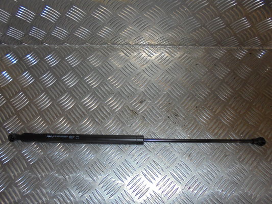 Peugeot 206+ Bagklapsdæmper Med OEM Nr. Ophugger Fra Peugeot Ophugger