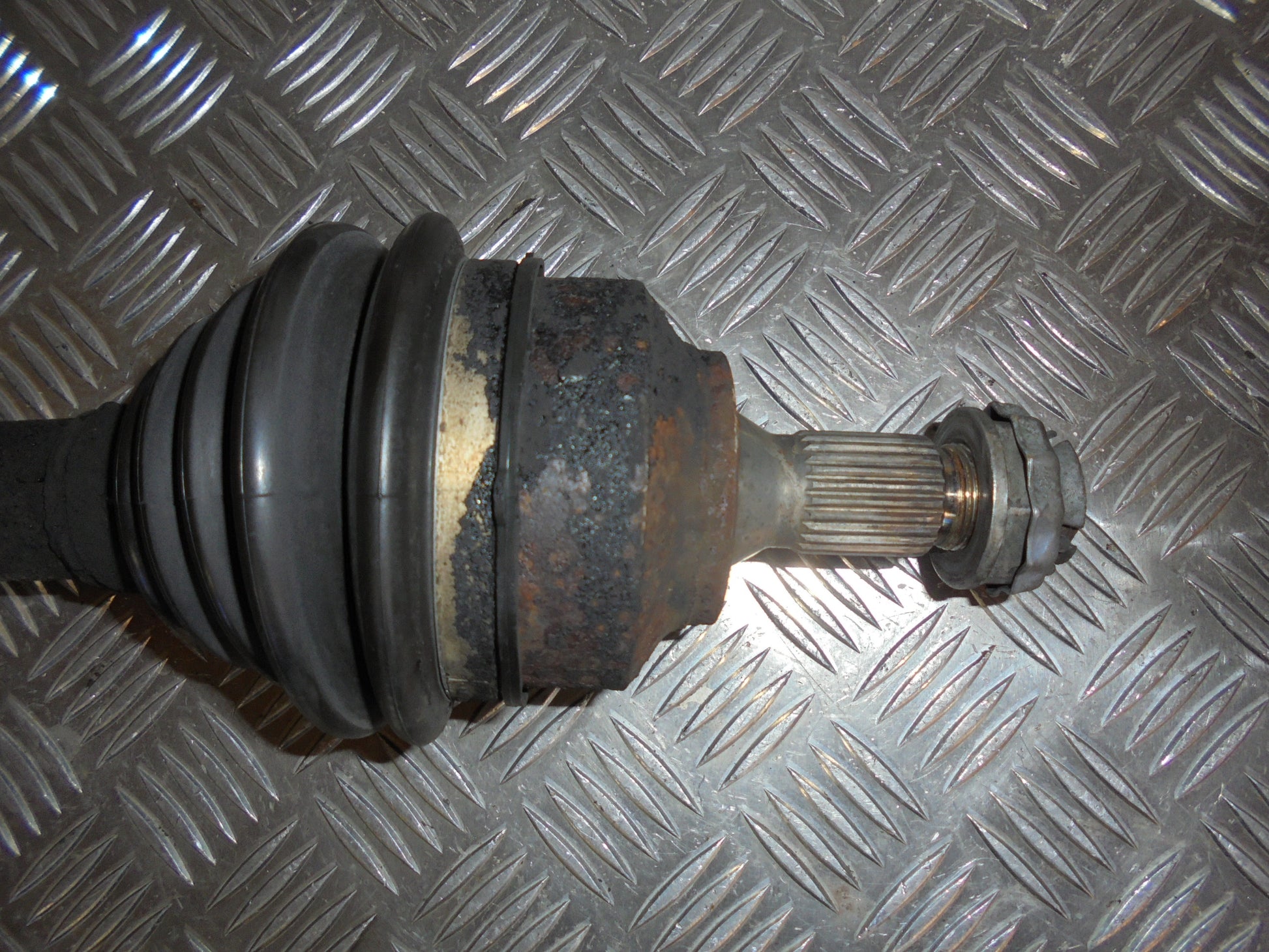 Peugeot 207 Trækaksel For H Med OEM Nr. Ophugger Fra Peugeot Ophugger