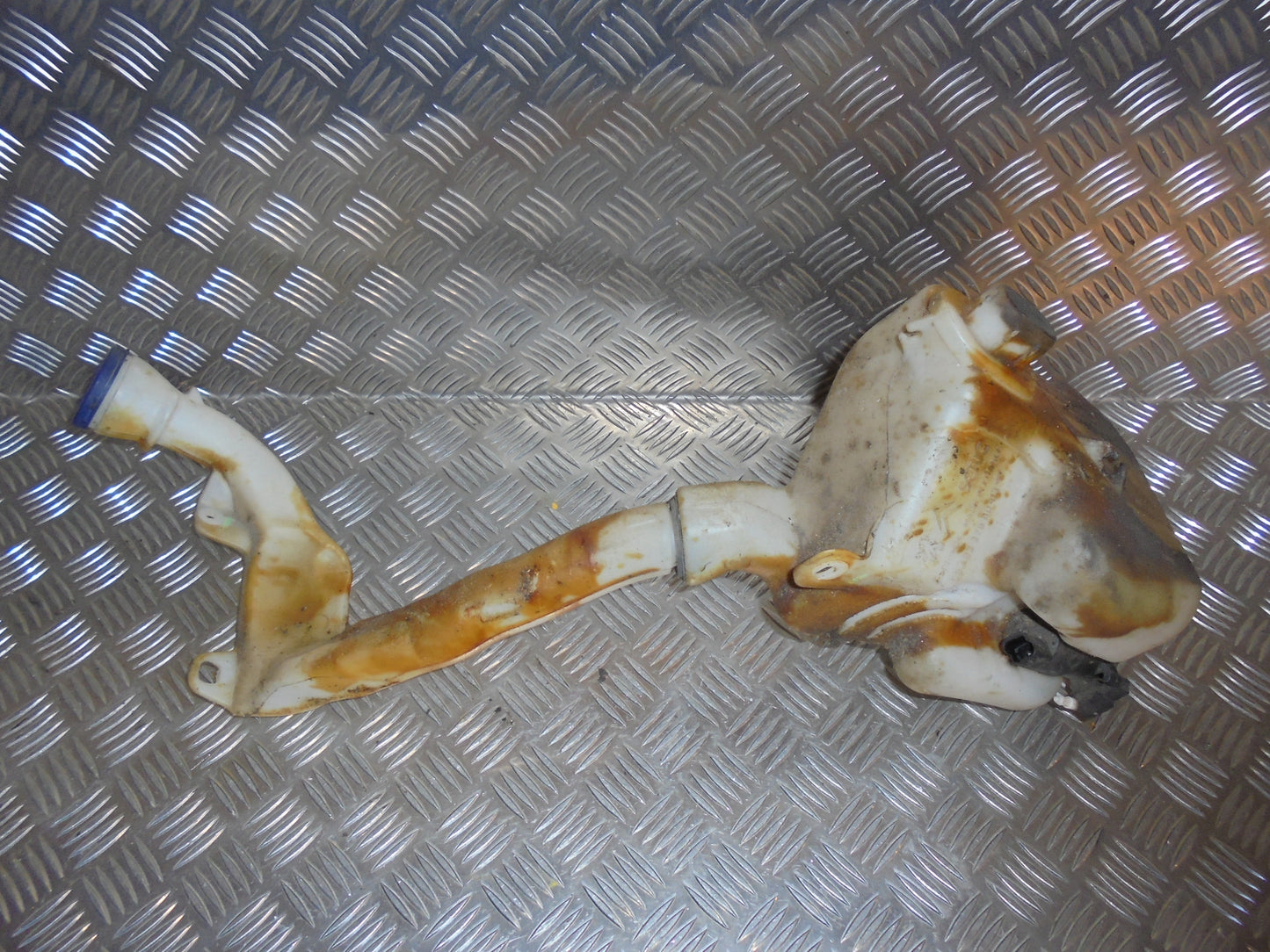 Peugeot 207 Sprinkler M/Motor Med OEM Nr. Ophugger Fra Peugeot Ophugger