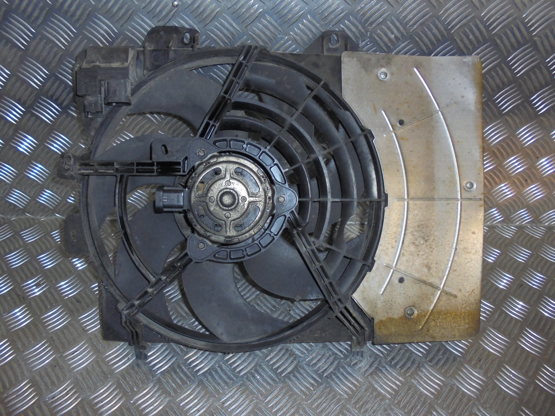 Peugeot 207 Kølerblæser El Med OEM Nr. Ophugger Fra Peugeot Ophugger