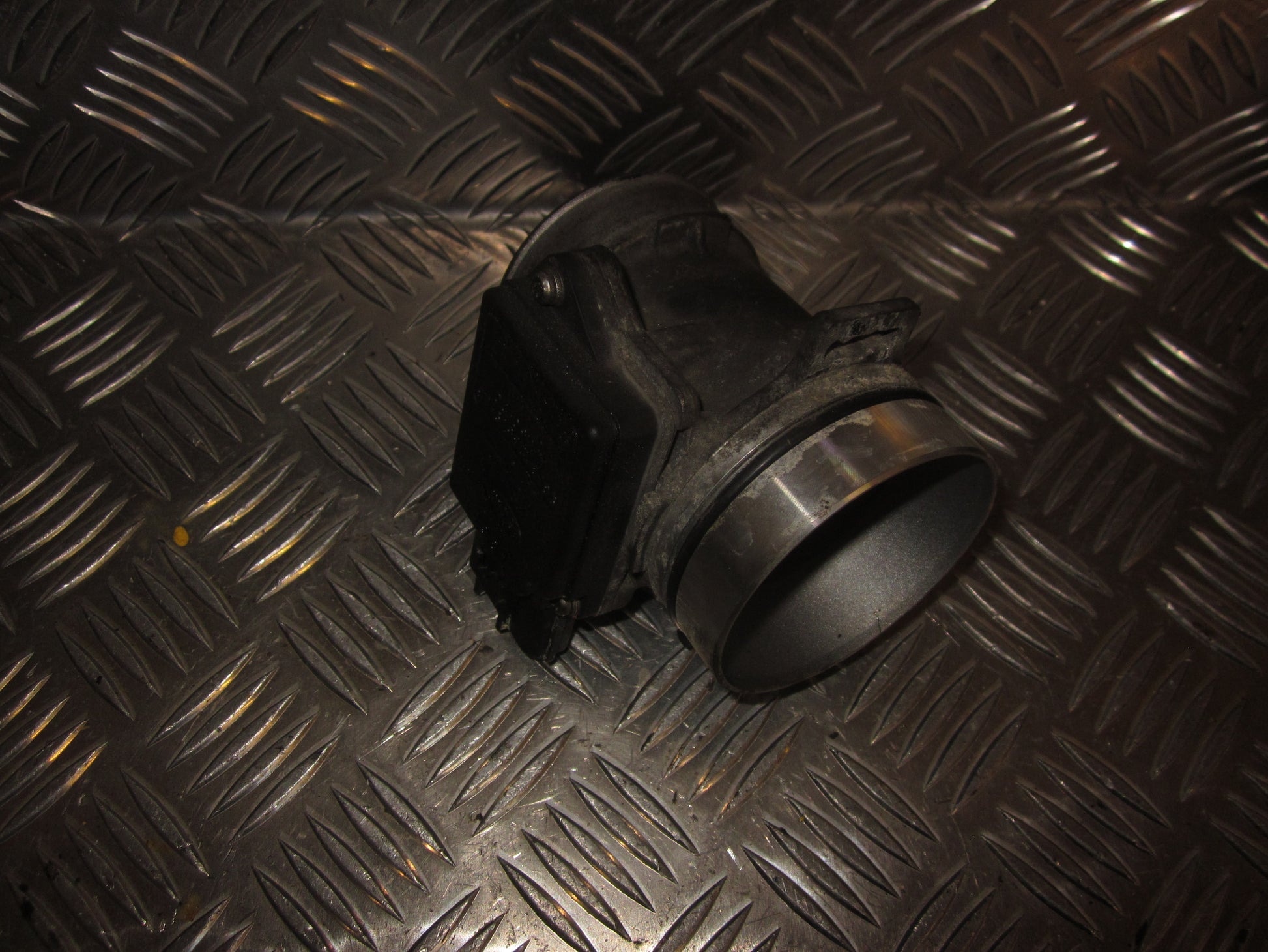 Ford Fiesta 4+5 Luftmængdemåler Med OEM Nr. Ophugger Fra Ford Ophugger