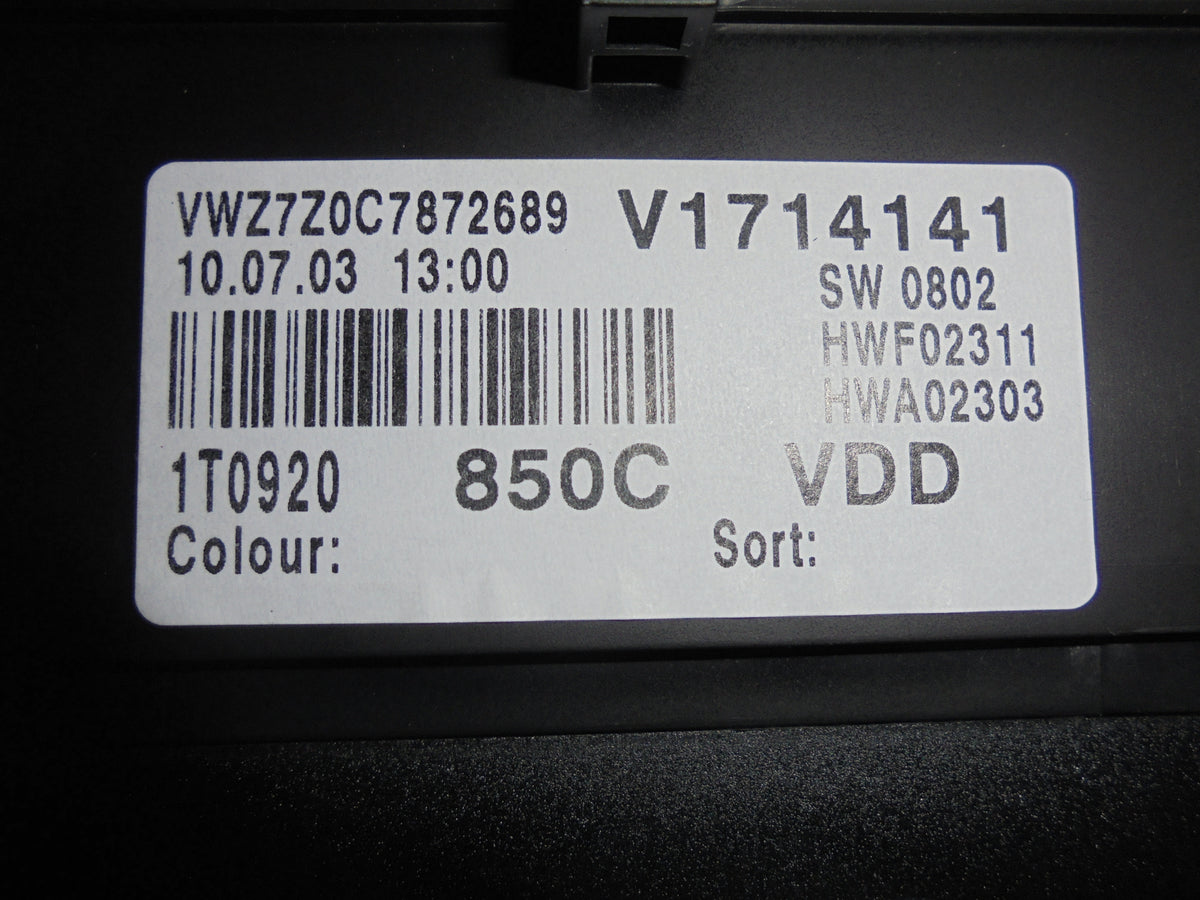 VW Touran 1T/Gp Speedometer - Instrument Med OEM Nr. 1T0920850C Fra VW Ophugger