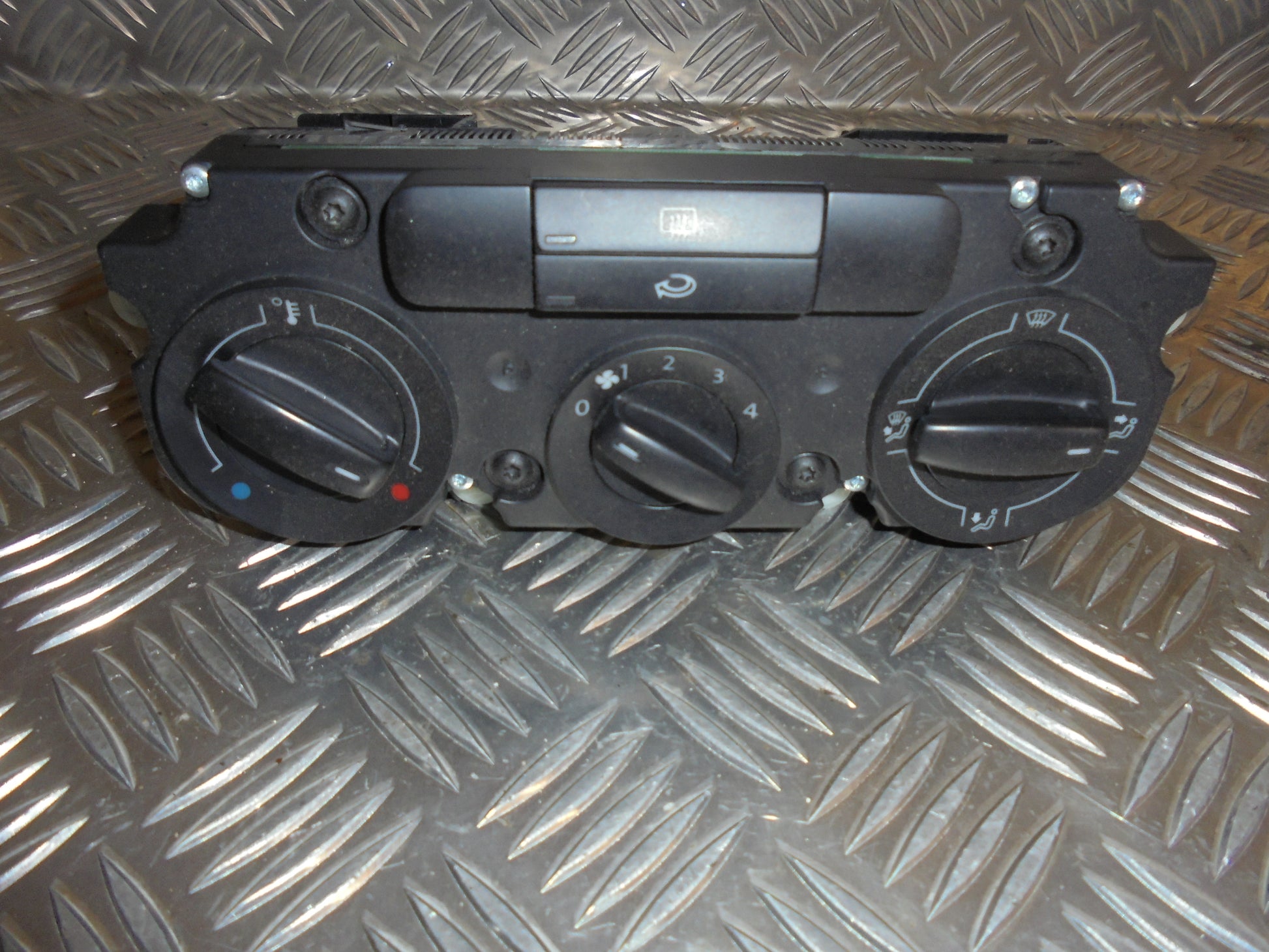 VW Touran 1T GP Varmeregulering Med OEM Nr. Ophugger Fra VW Ophugger