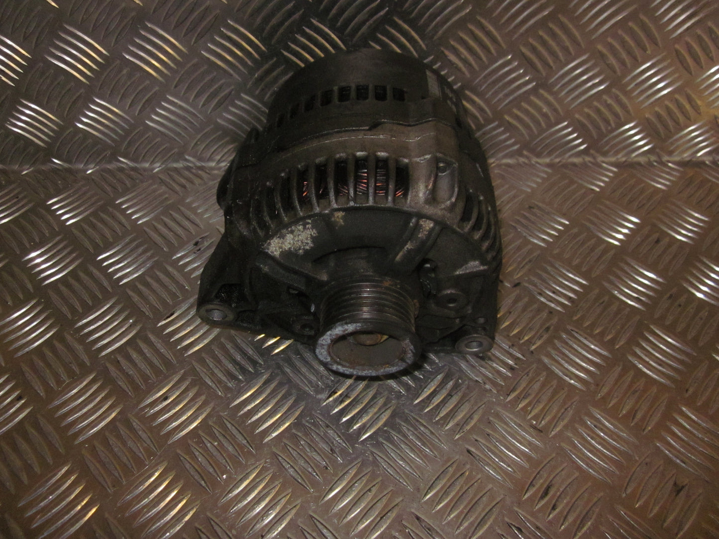 Opel Vectra B Generator Med OEM Nr. 01235000058 Fra Opel Ophugger