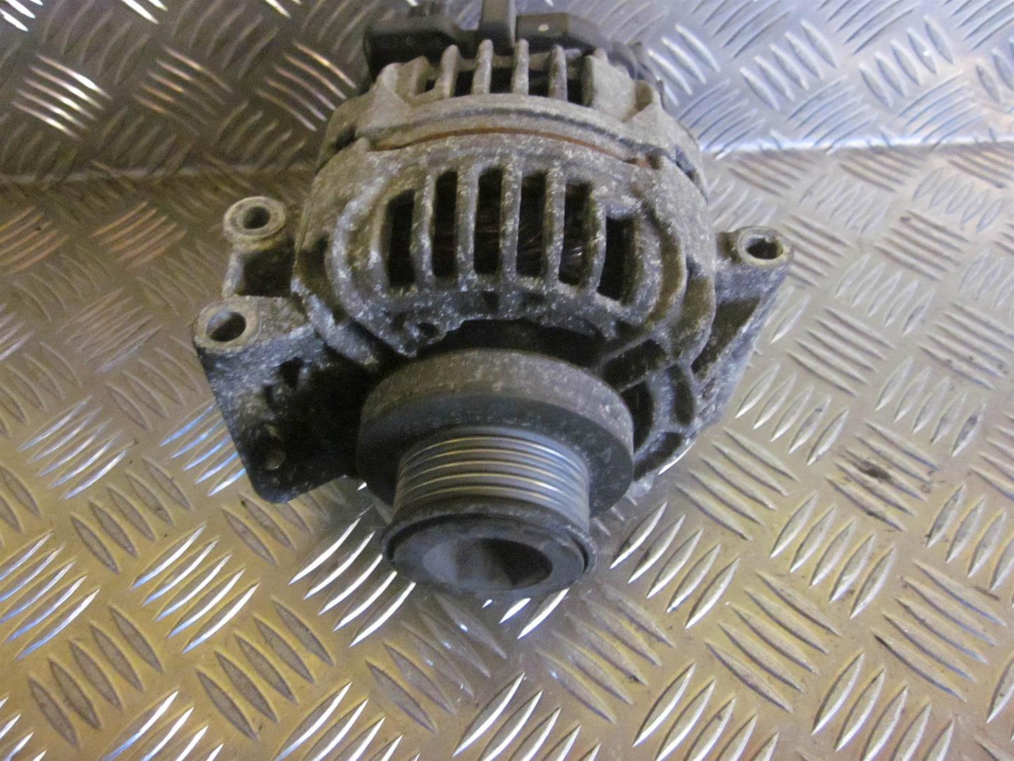 Renault Megane Generator Med OEM Nr. 012435031 Fra Renault Ophugger