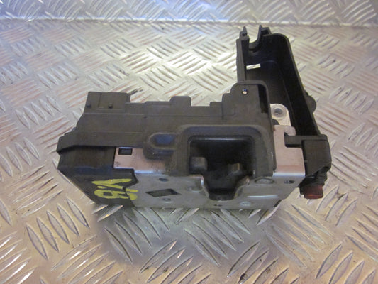 Opel Astra H Dørlås Med OEM Nr. 13210738 Fra Opel Ophugger