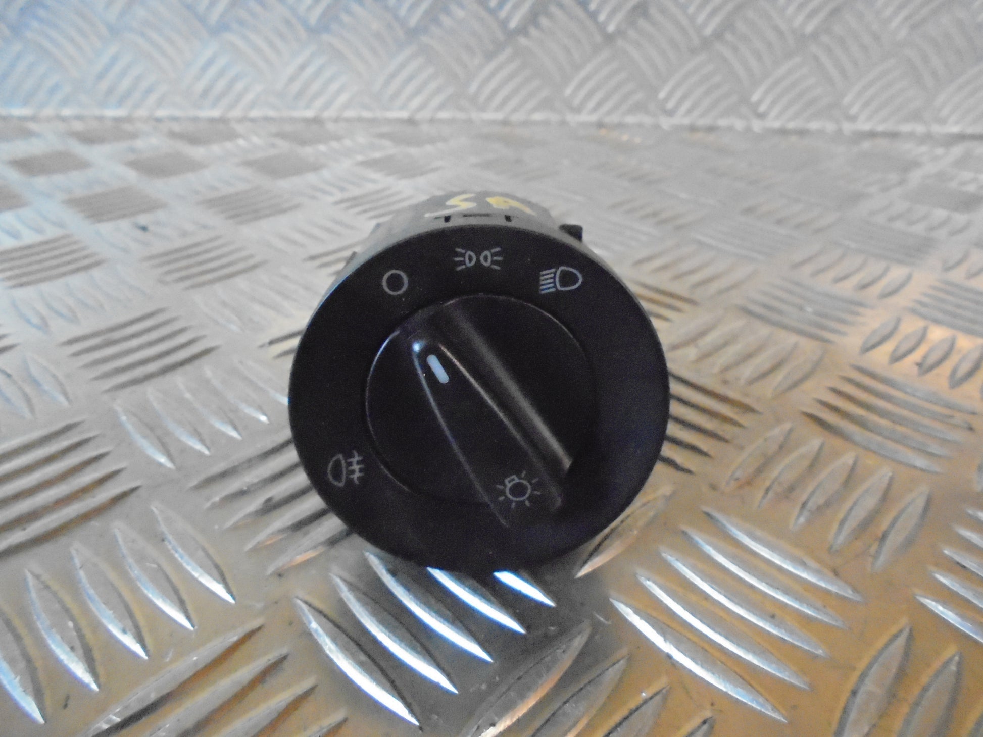 Skoda Fabia Kontakt Lys Med OEM Nr. 3B0941531B Fra Skoda Ophugger